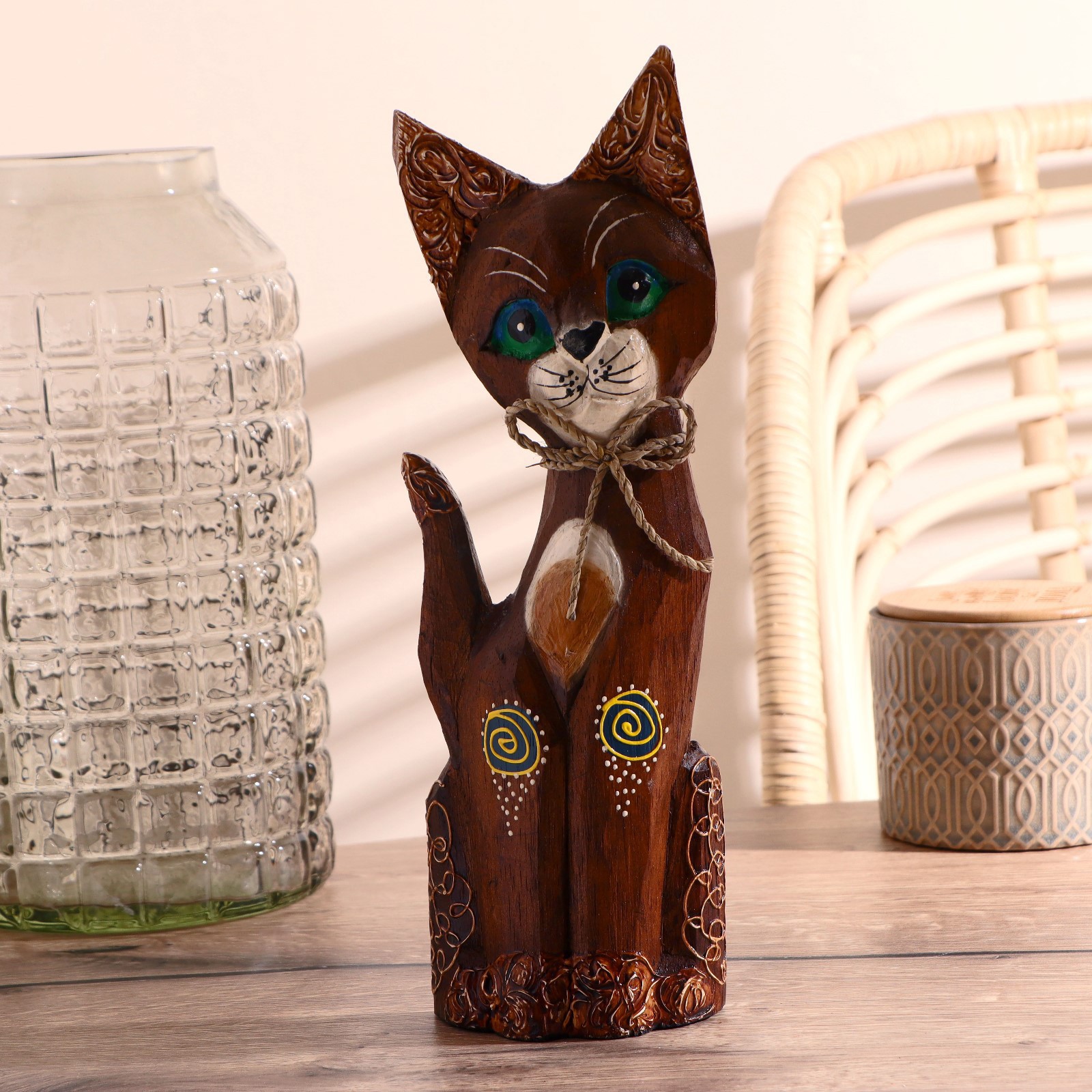 Изображение товара Сувенир Кошка с цветными завитками 30 см — ручная работа