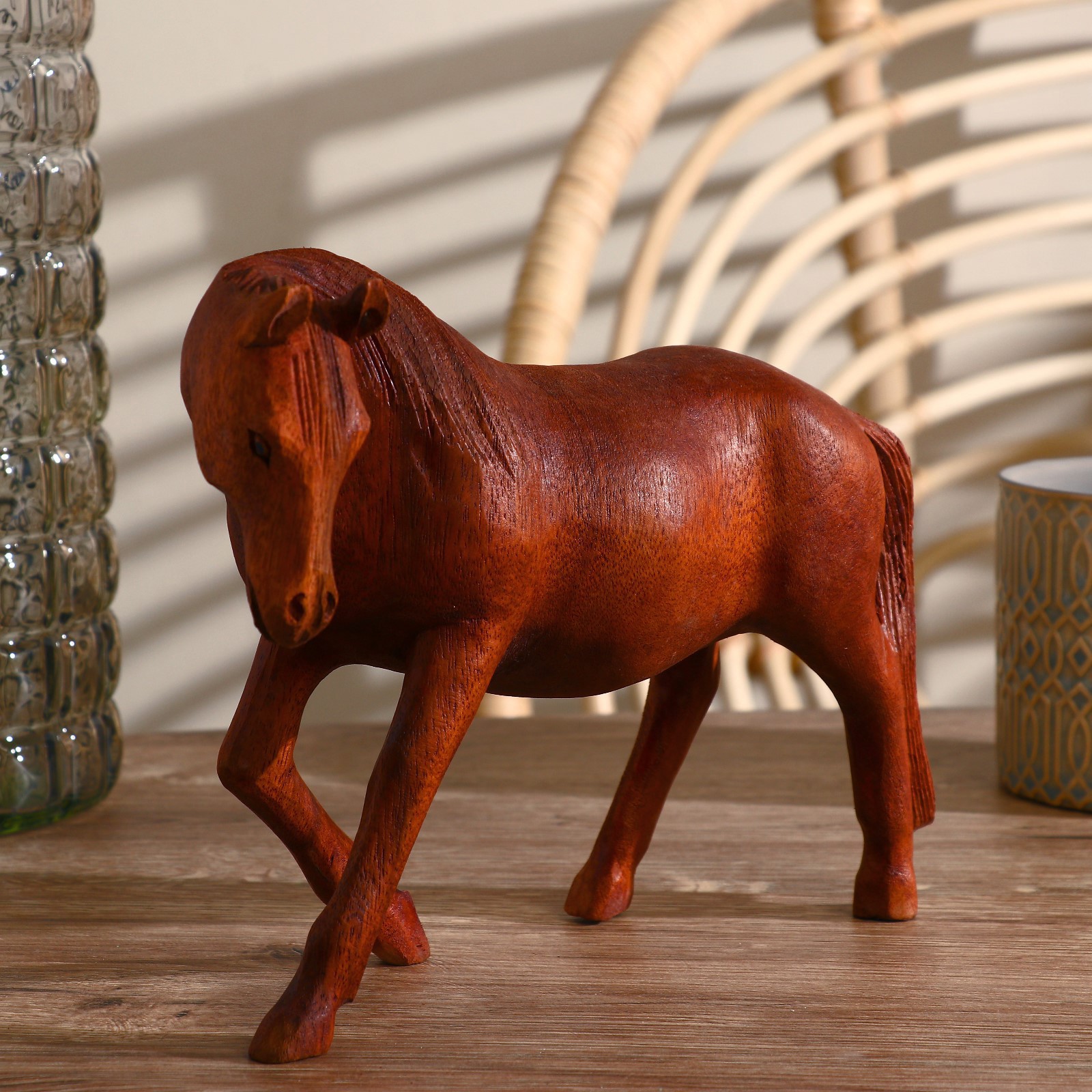 Изображение товара Сувенир Лошадь темная 20x23x6 см — декоративная фигура из дерева