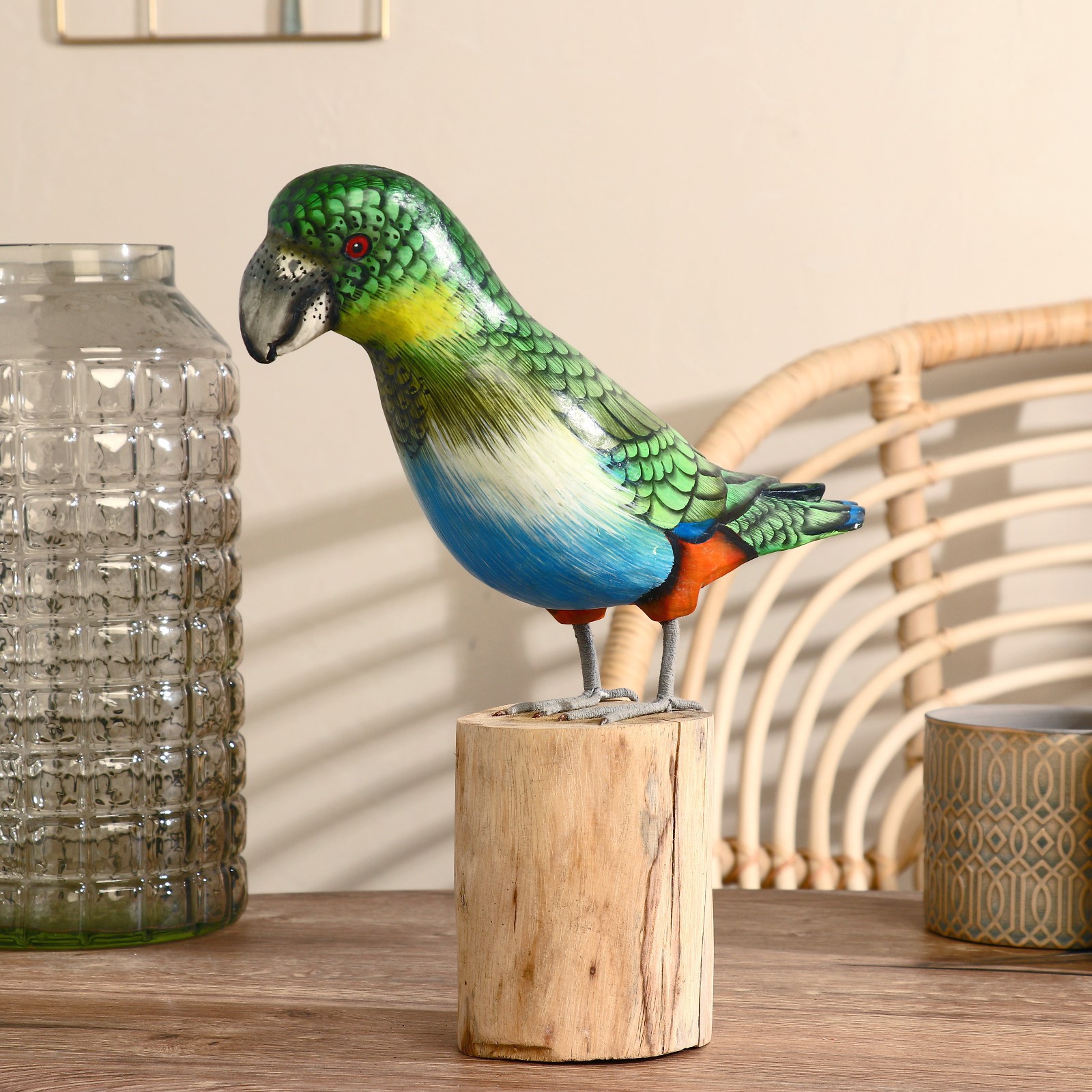 Изображение товара Сувенир интерьерный "Попугай на пеньке" зелёный 30 см