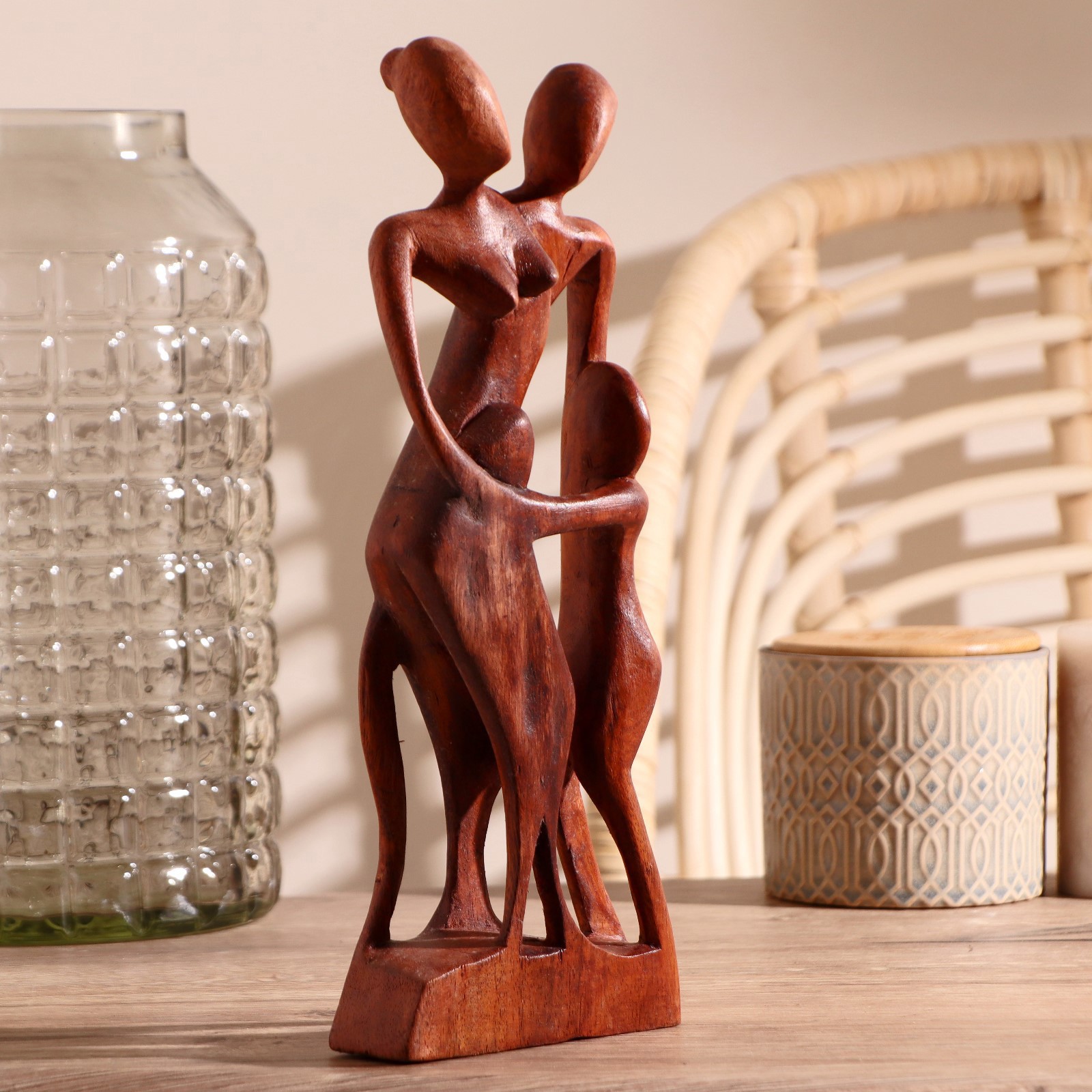 Изображение товара Сувенир интерьерный "Семья" — декоративная фигура из дерева 11x4x31 см