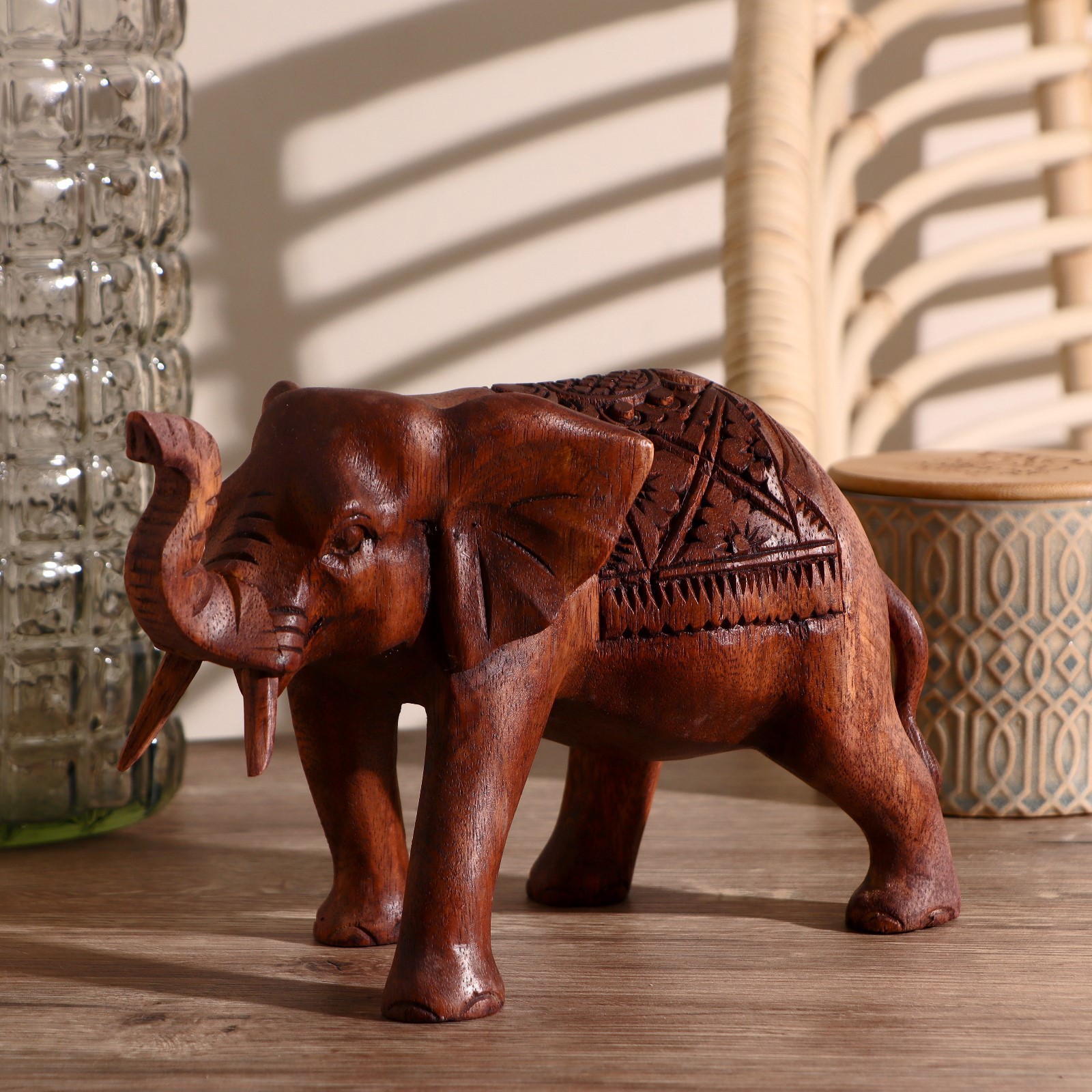 Изображение товара Сувенир интерьерный "Слон резной большой" 20x8x16 см