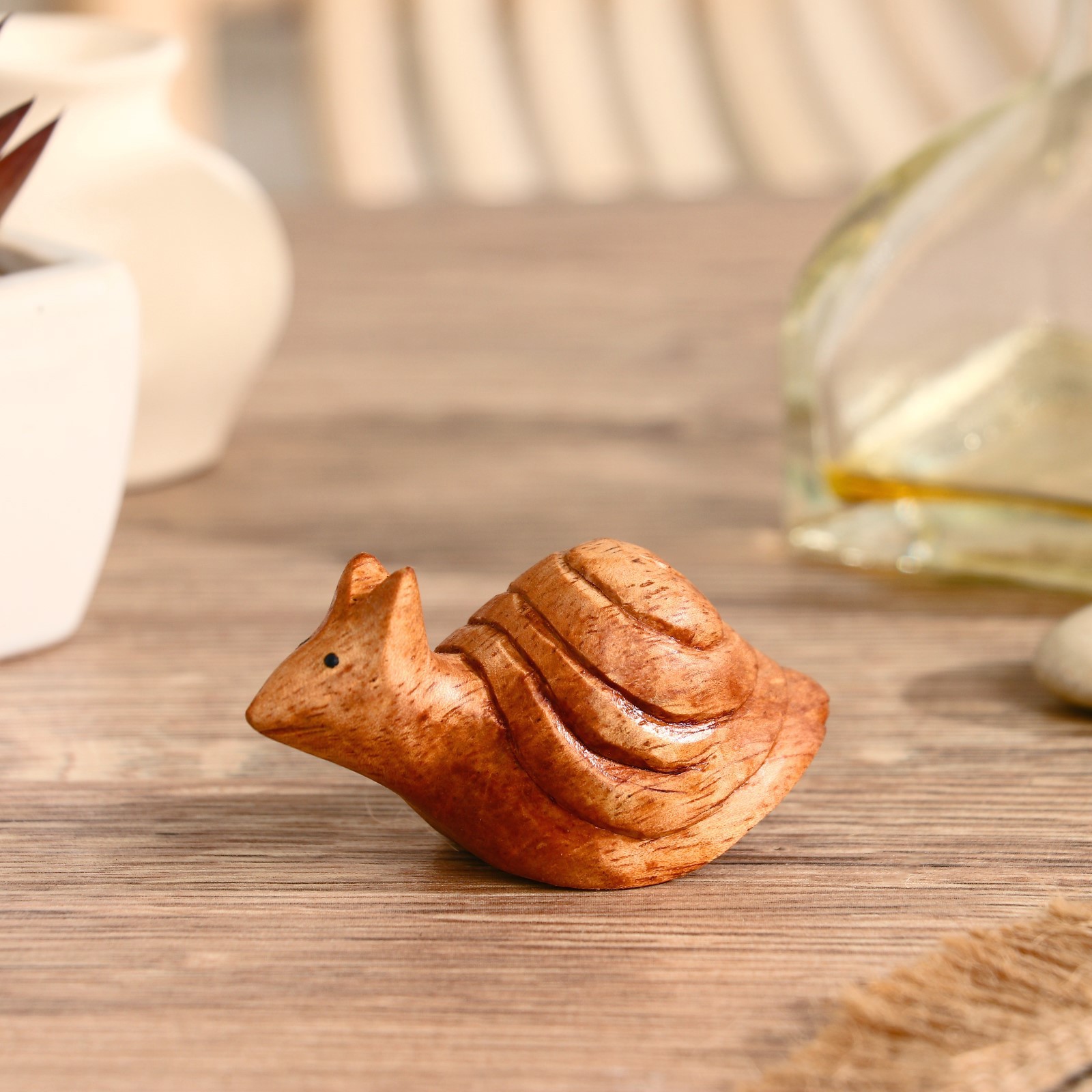 Изображение товара Улитка 6x3x3 см — декоративная фигура из дерева