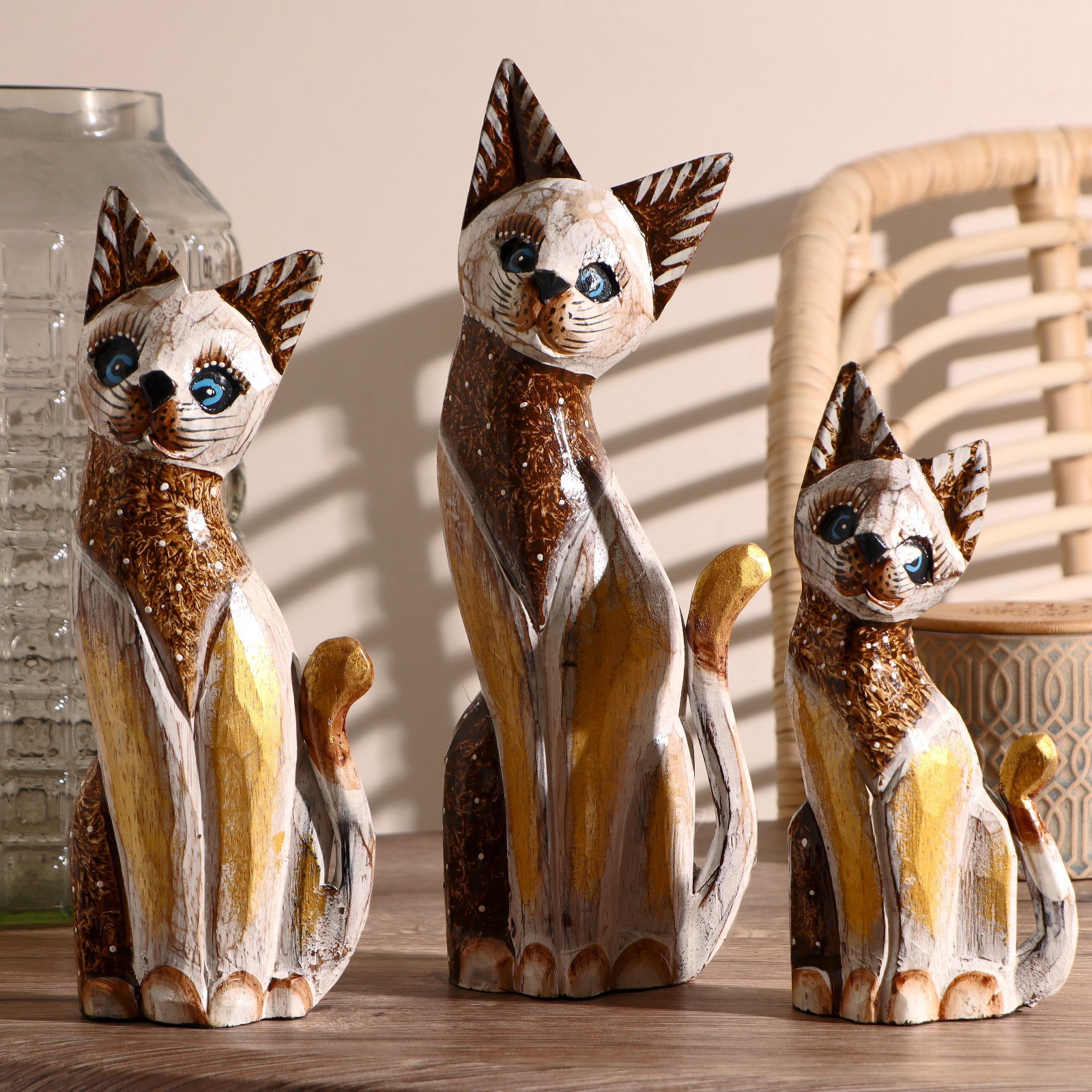 Изображение товара Набор сувениров интерьерных 3 шт "Кошки с желтыми лапками" высота 30.25.20 см