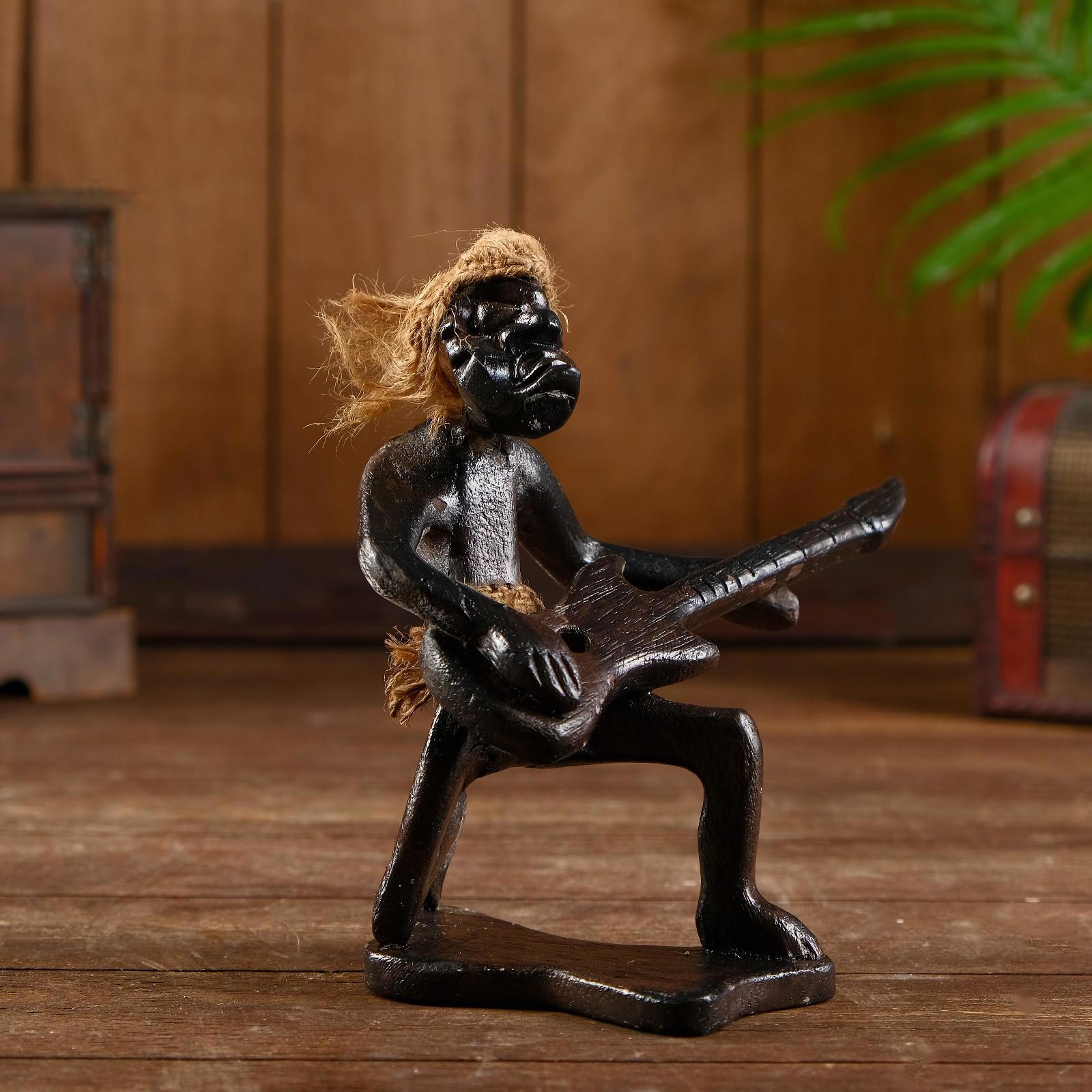 Изображение товара Сувенир интерьерный SIMALAND Абориген-гитарист 17х12х20 см