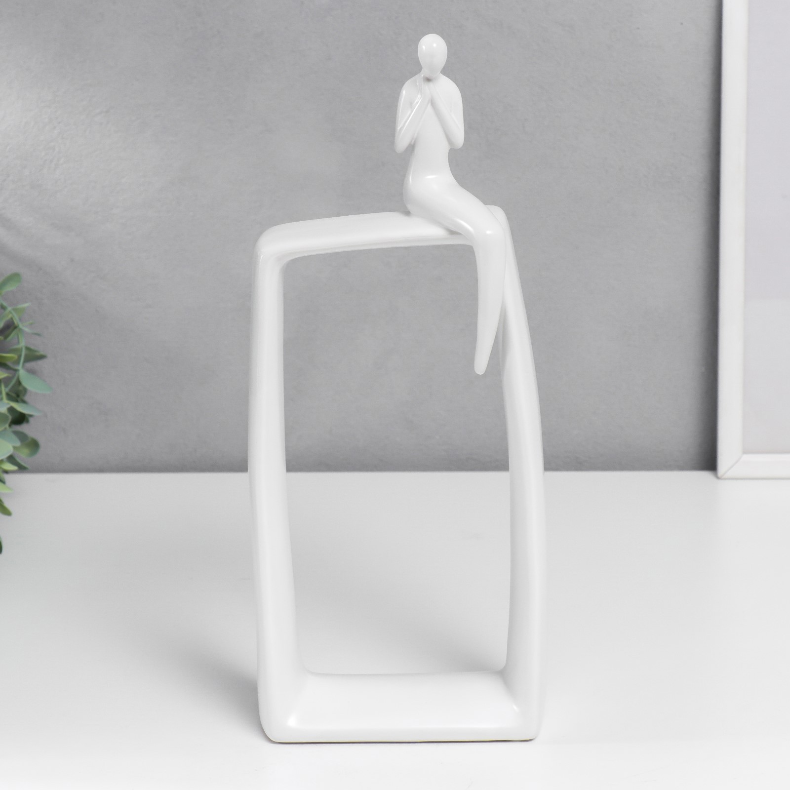 Изображение товара Сувенир интерьерный "Абстракция Фигура человека Прямоугольник" белый 34x7x14.5 см