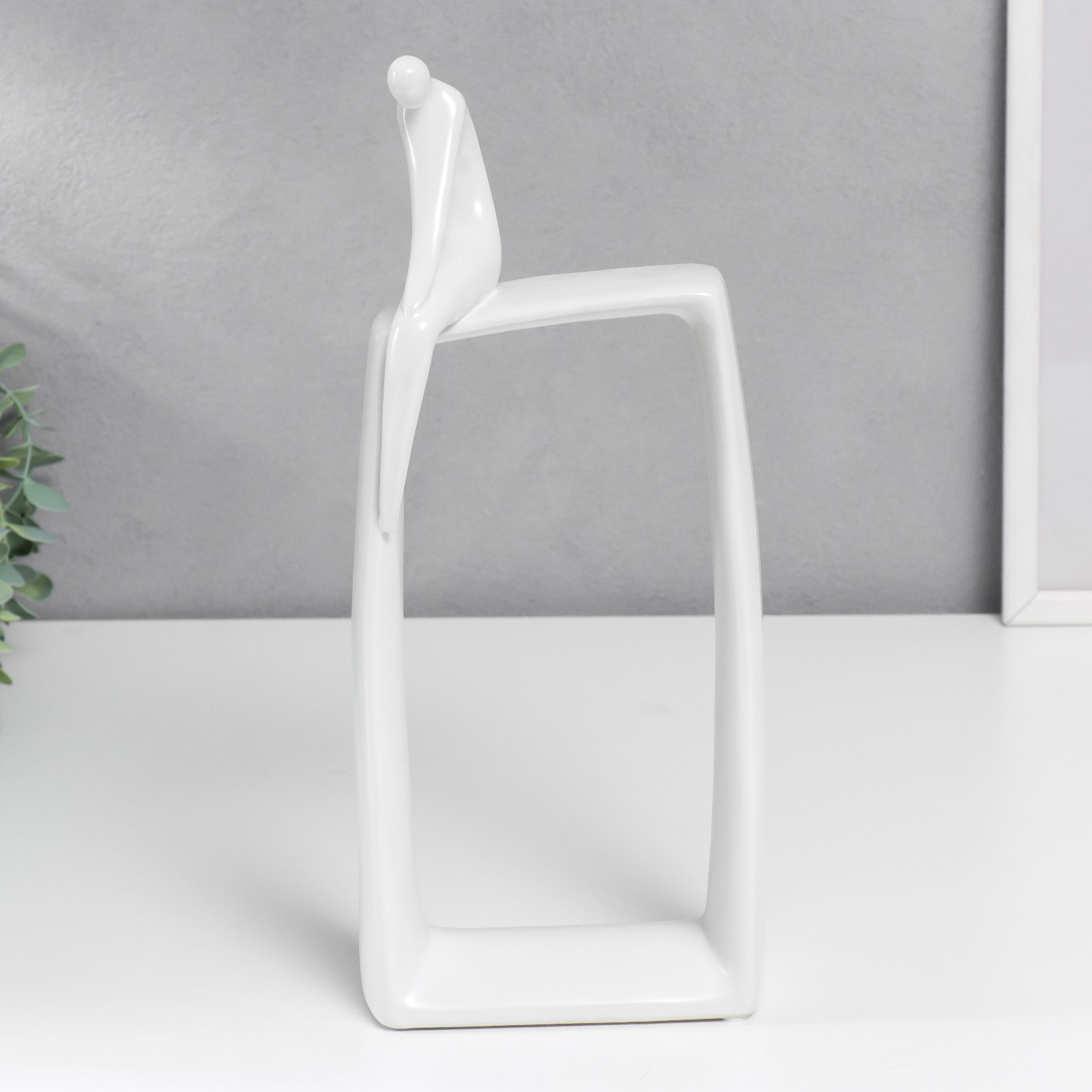 Изображение товара Сувенир интерьерный Абстракция Фигура человека Прямоугольник белый 33.5x7x15.5 см