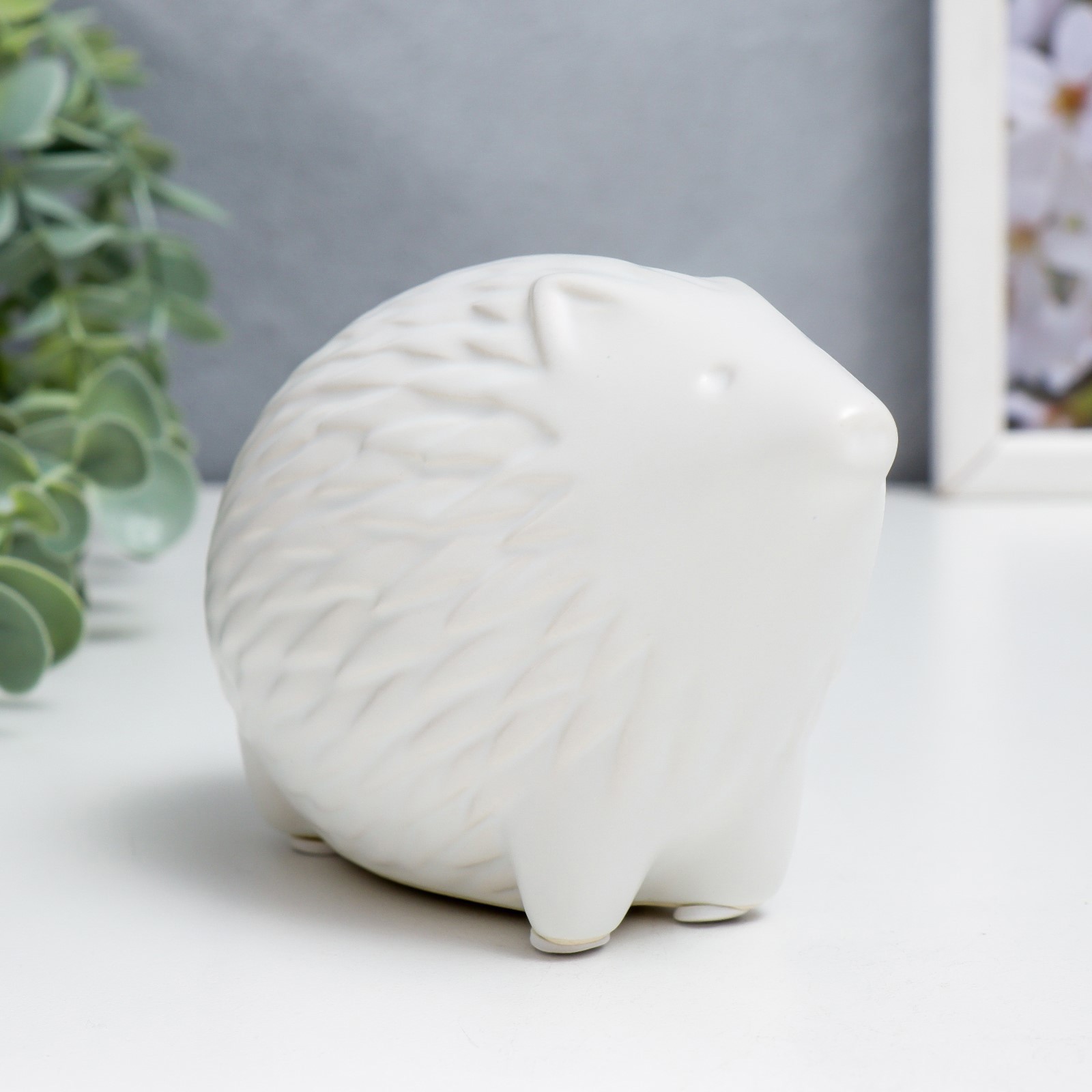 Изображение товара Сувенир интерьерный "Белый ёжик" матовый 8.3x7x12.6 см