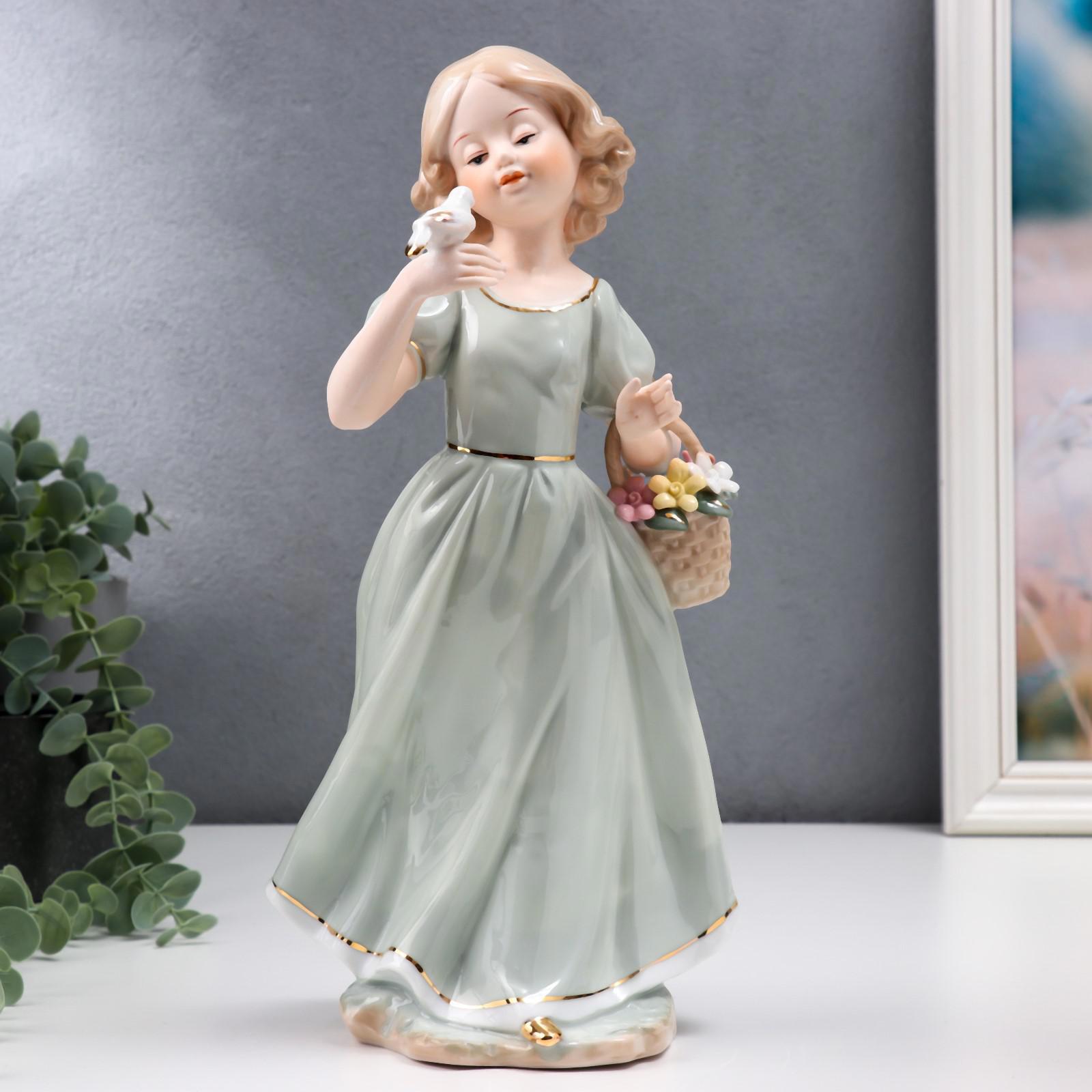 Изображение товара Сувенир интерьерный "Девочка в зелёном платье с голубем на руке, с корзиной цветов" высота 30 см