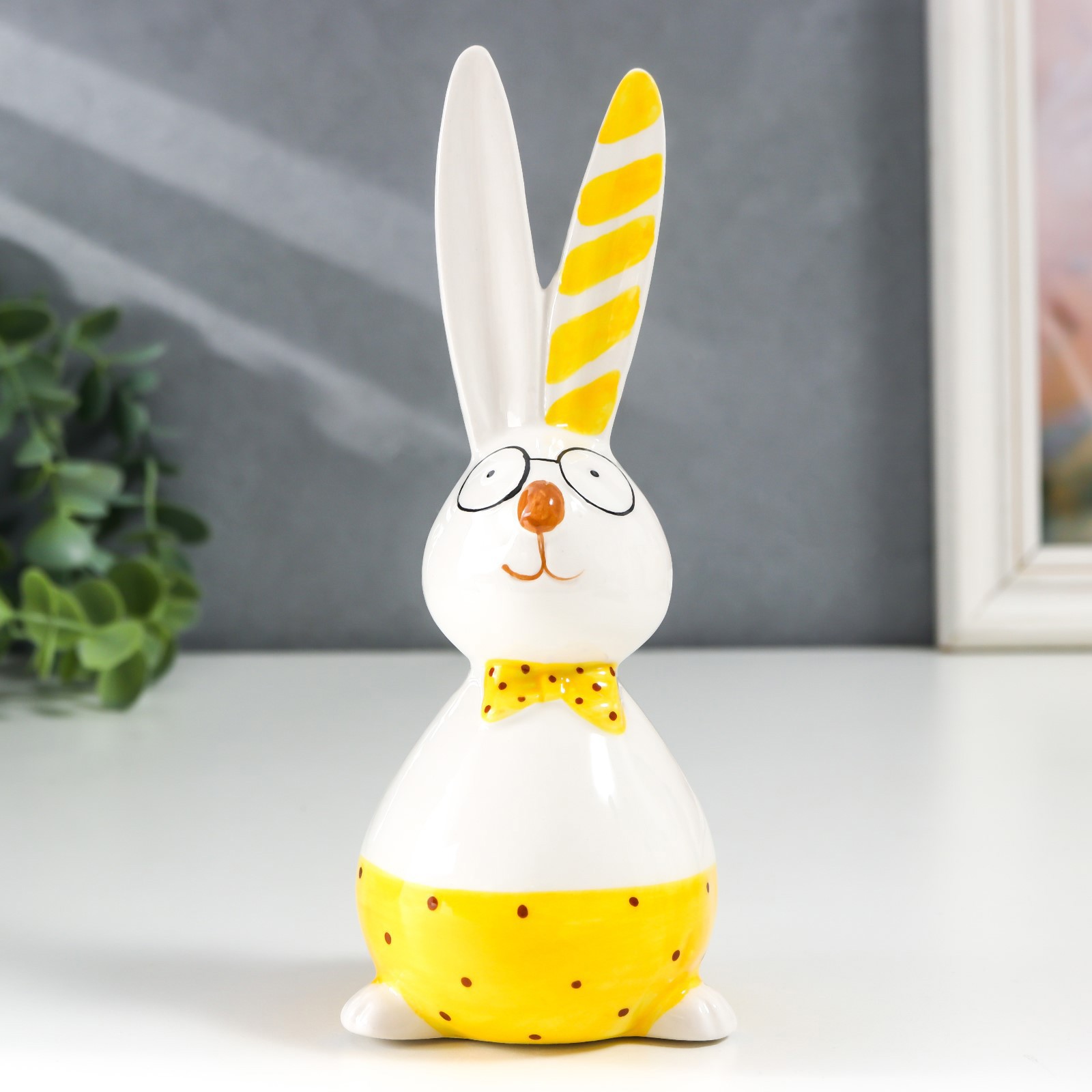 Изображение товара Сувенир интерьерный "Зайчик - умник в жёлтом" 7x7x16.5 см Изображение товара Сувенир интерьерный "Зайчик - умник в жёлтом" 7x7x16.5 см