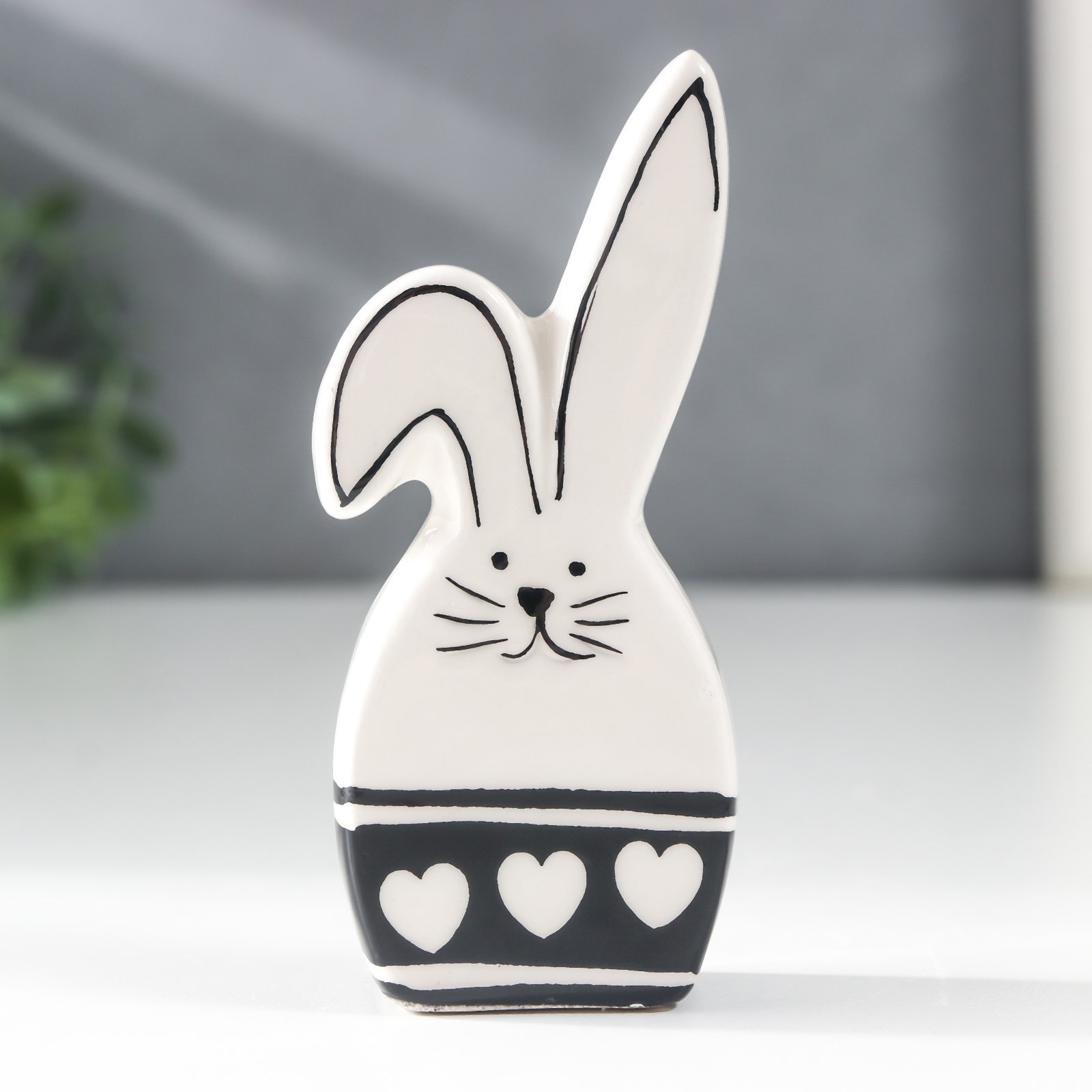 Изображение товара Сувенир интерьерный "Зая с белыми сердечками" 3.6x1.7x8.5 см