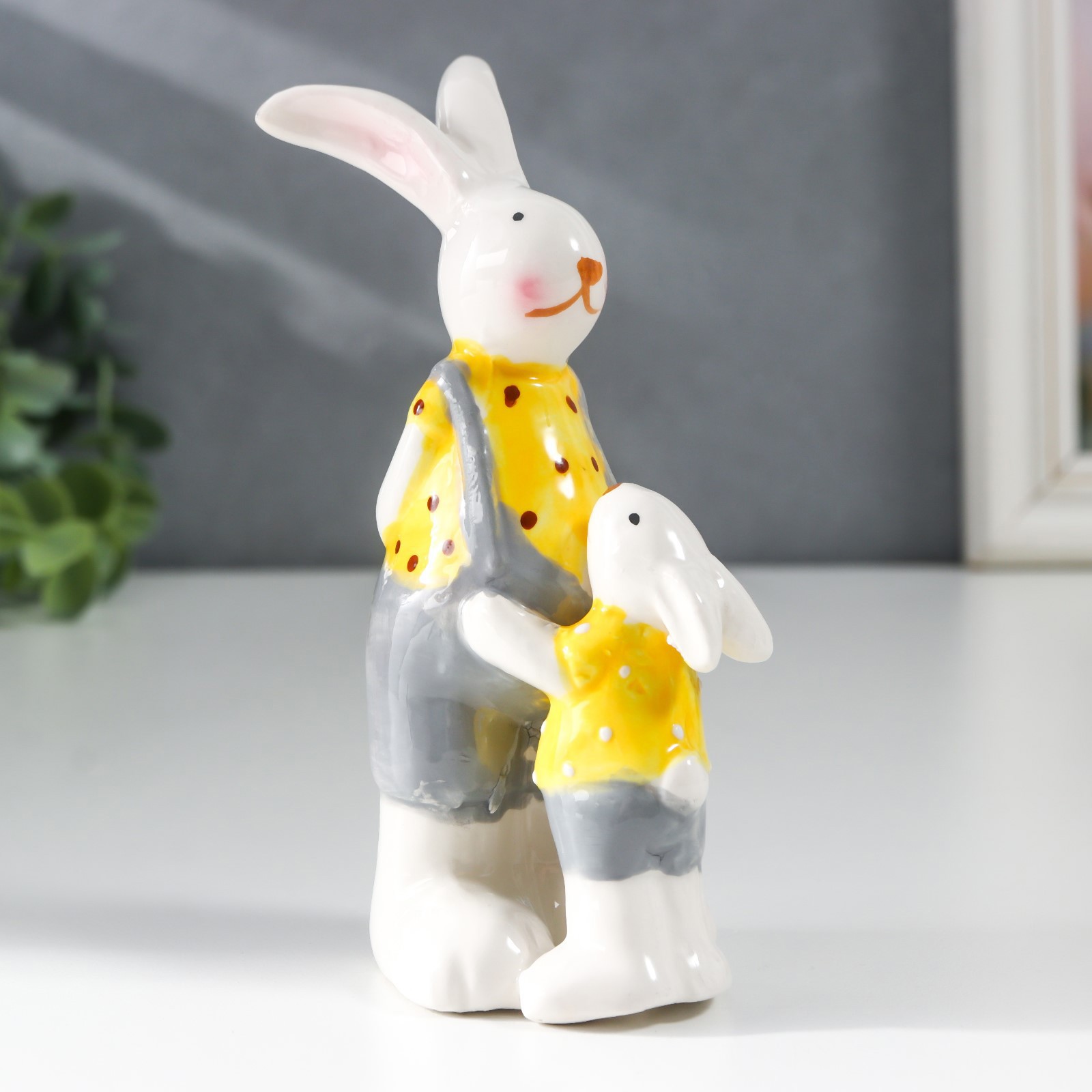 Изображение товара Сувенир интерьерный "К папе на ручки" 8x5x12 см — керамика, Simaland