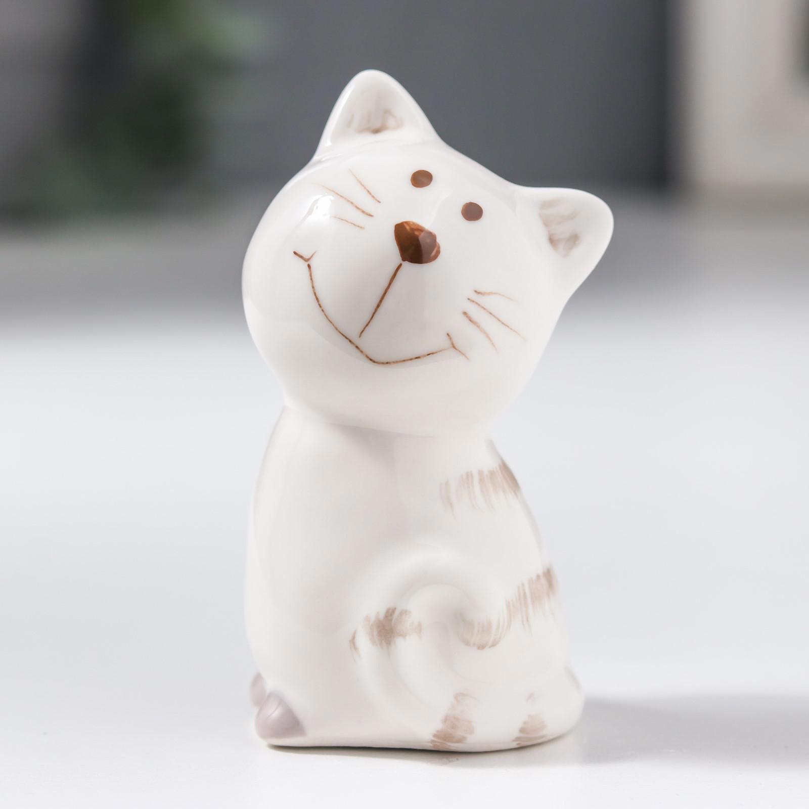 Изображение товара Сувенир интерьерный "Котейка белый полосатый" 7.2x3.2x3.4 см