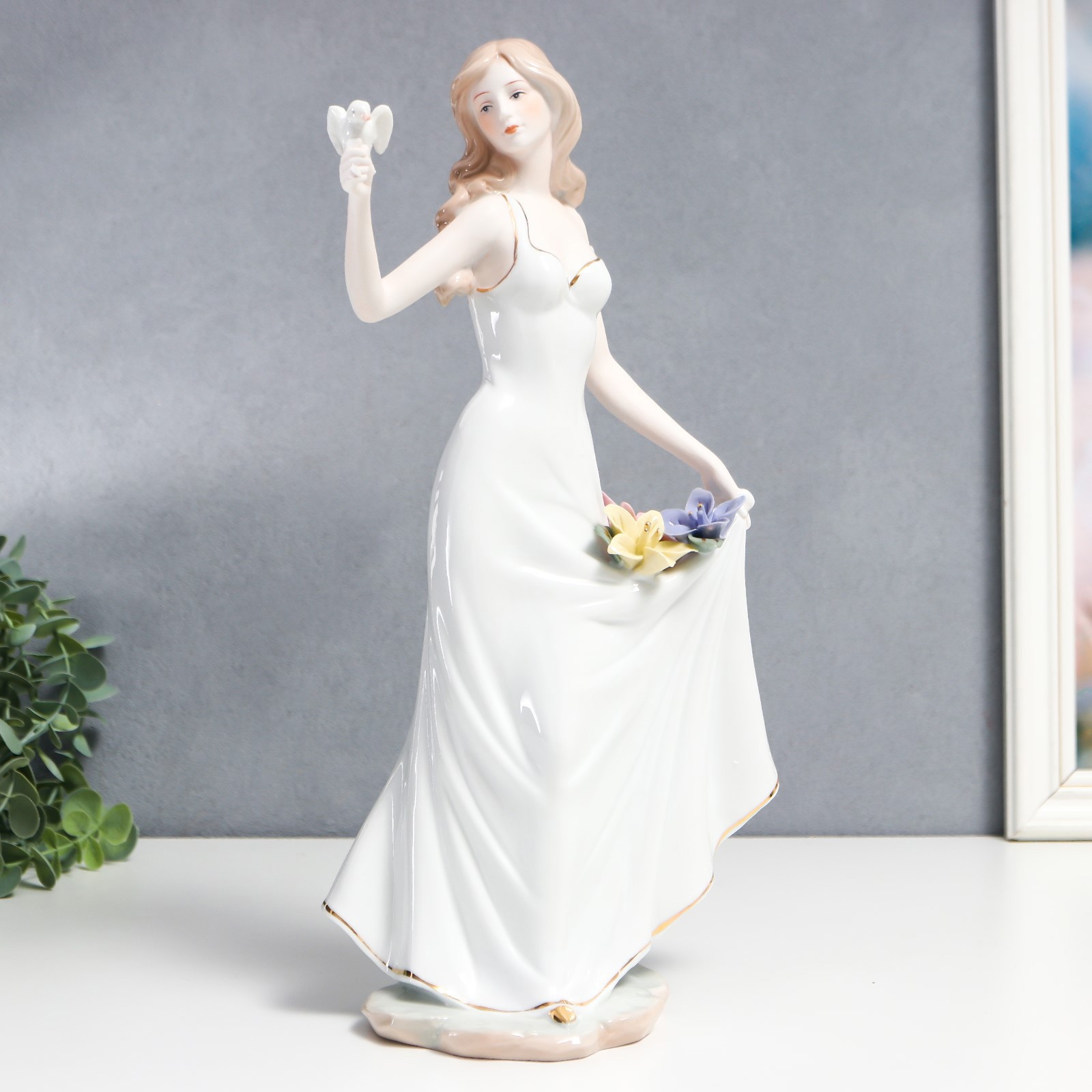 Изображение товара Сувенир интерьерный "Незнакомка" 36x12x10 см