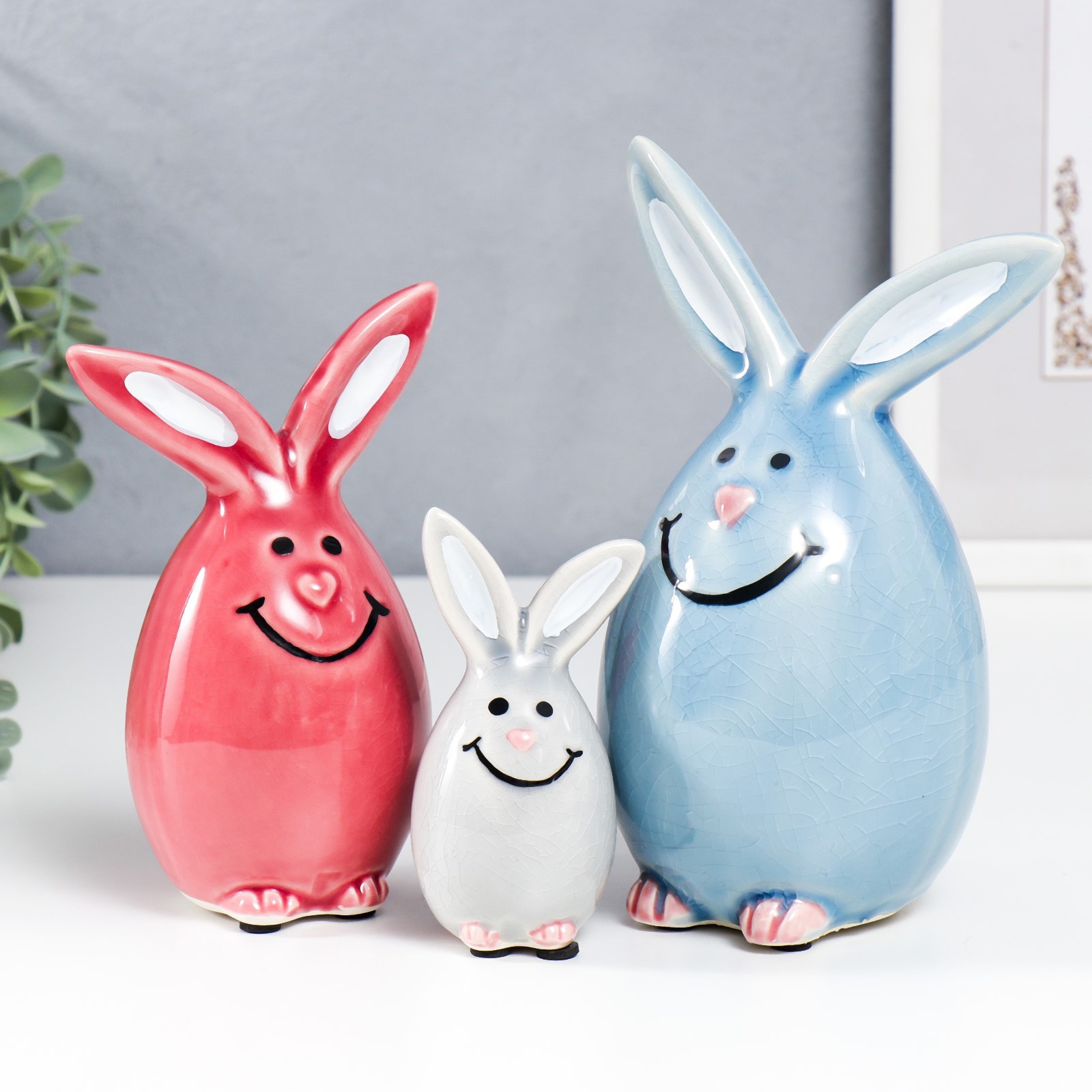 Изображение товара Набор сувениров интерьерных 3 шт "Пасхальные кролики" 10x5x4 см, 15x6x10 см, 20x9x12 см