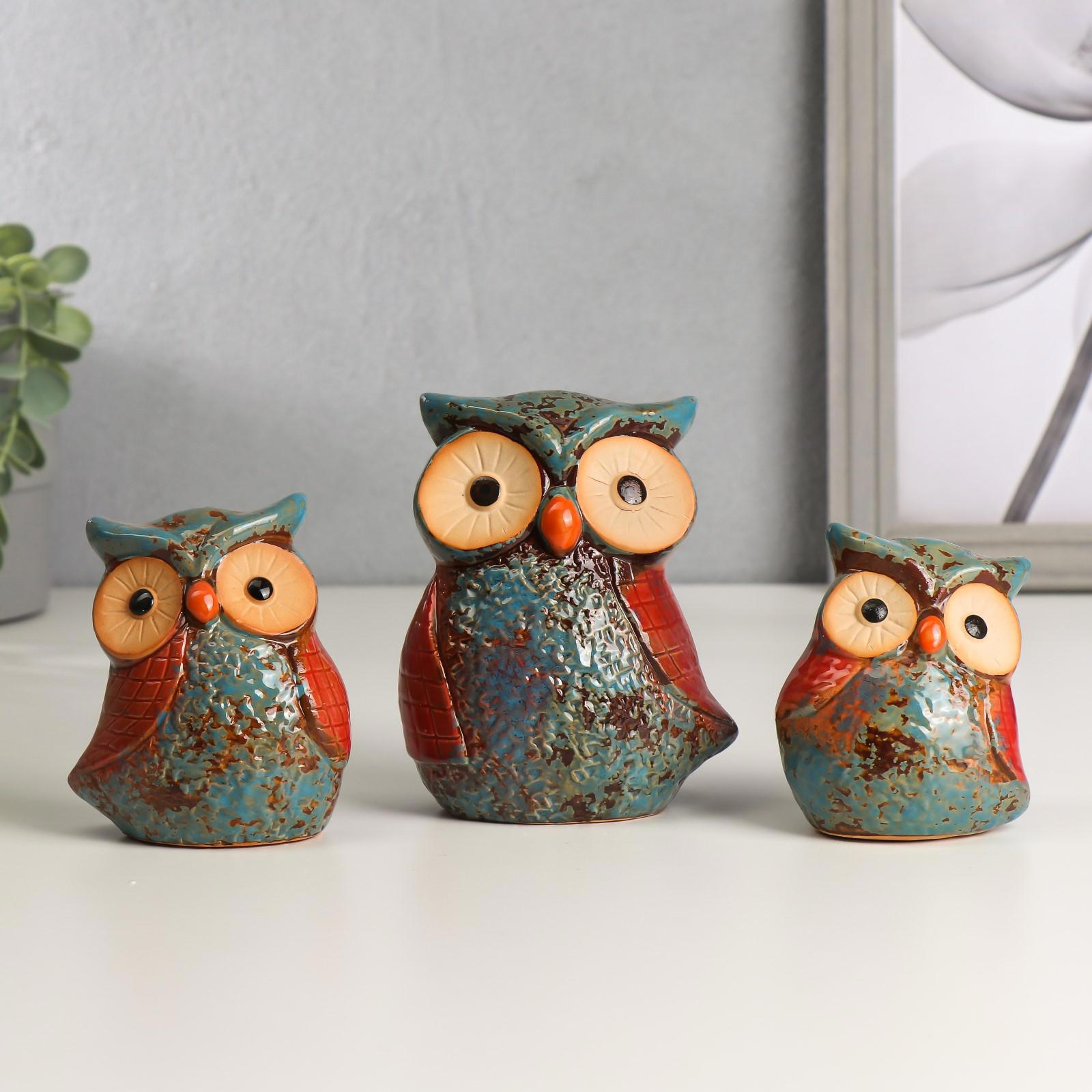 Изображение товара Набор сувениров интерьерных 3 шт "Семейка сов" голубые с красным 11.5x9.7x4.7 см