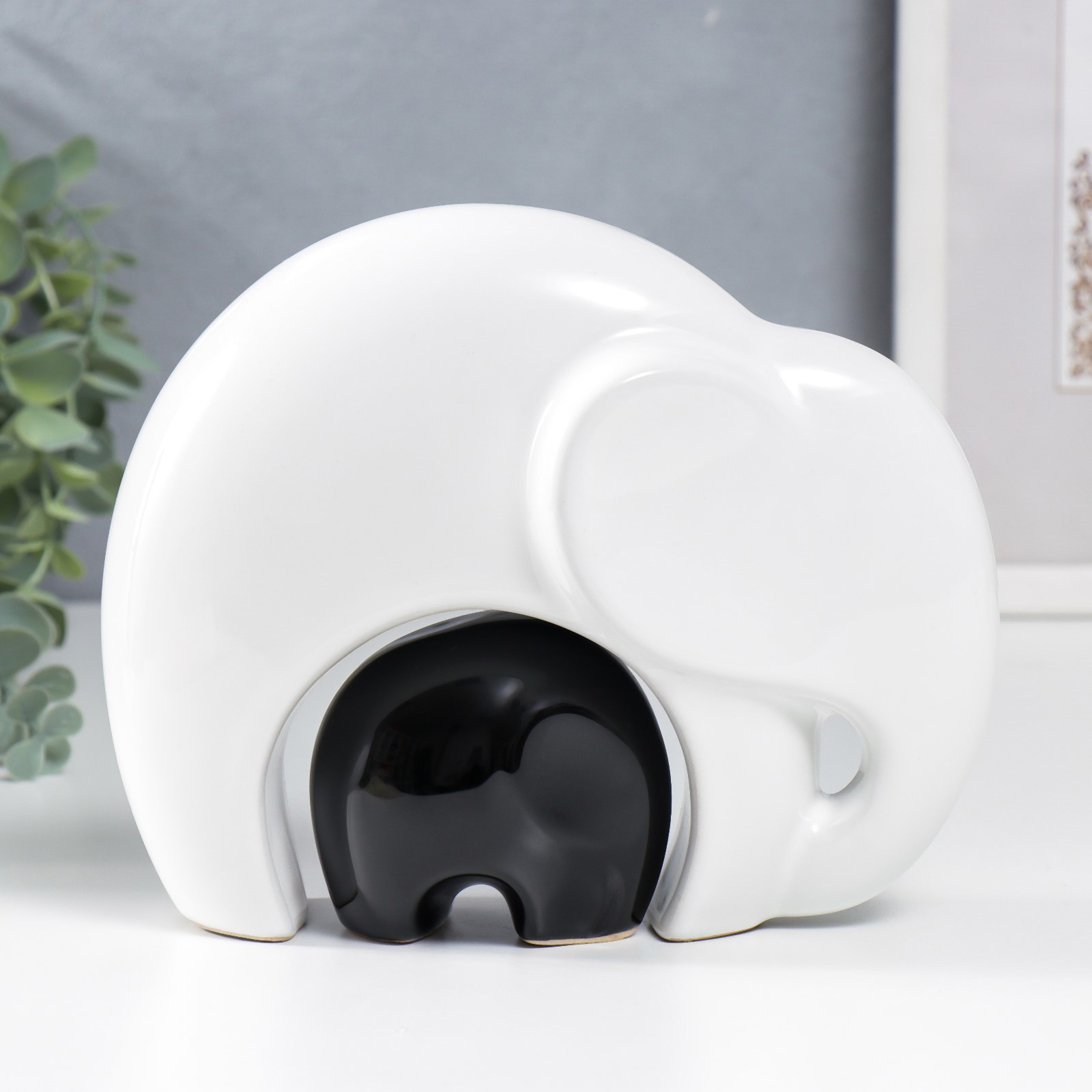 Изображение товара Набор сувениров интерьерных 2 шт "Слон со слонёнком" бело- чёрный высота 16 см 18 см