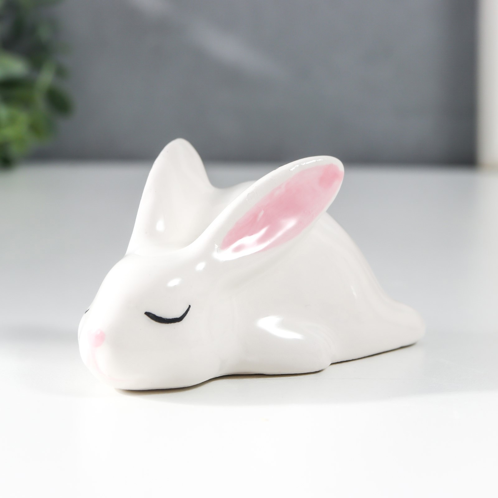 Изображение товара Декоративная фигура SIMALAND Спящий зайчонок с розовыми ушками