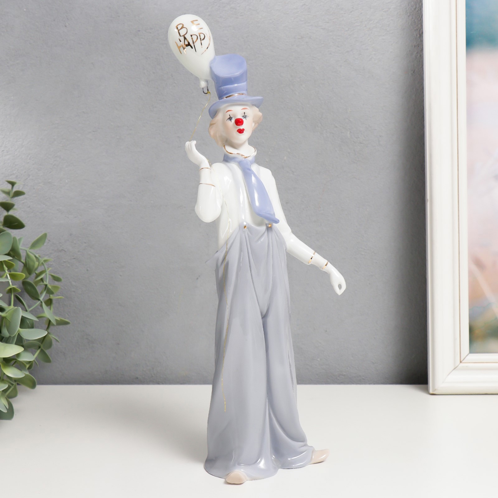Изображение товара Сувенир интерьерный "Тощий клоун с воздушным шариком" 30x11x5.5 см