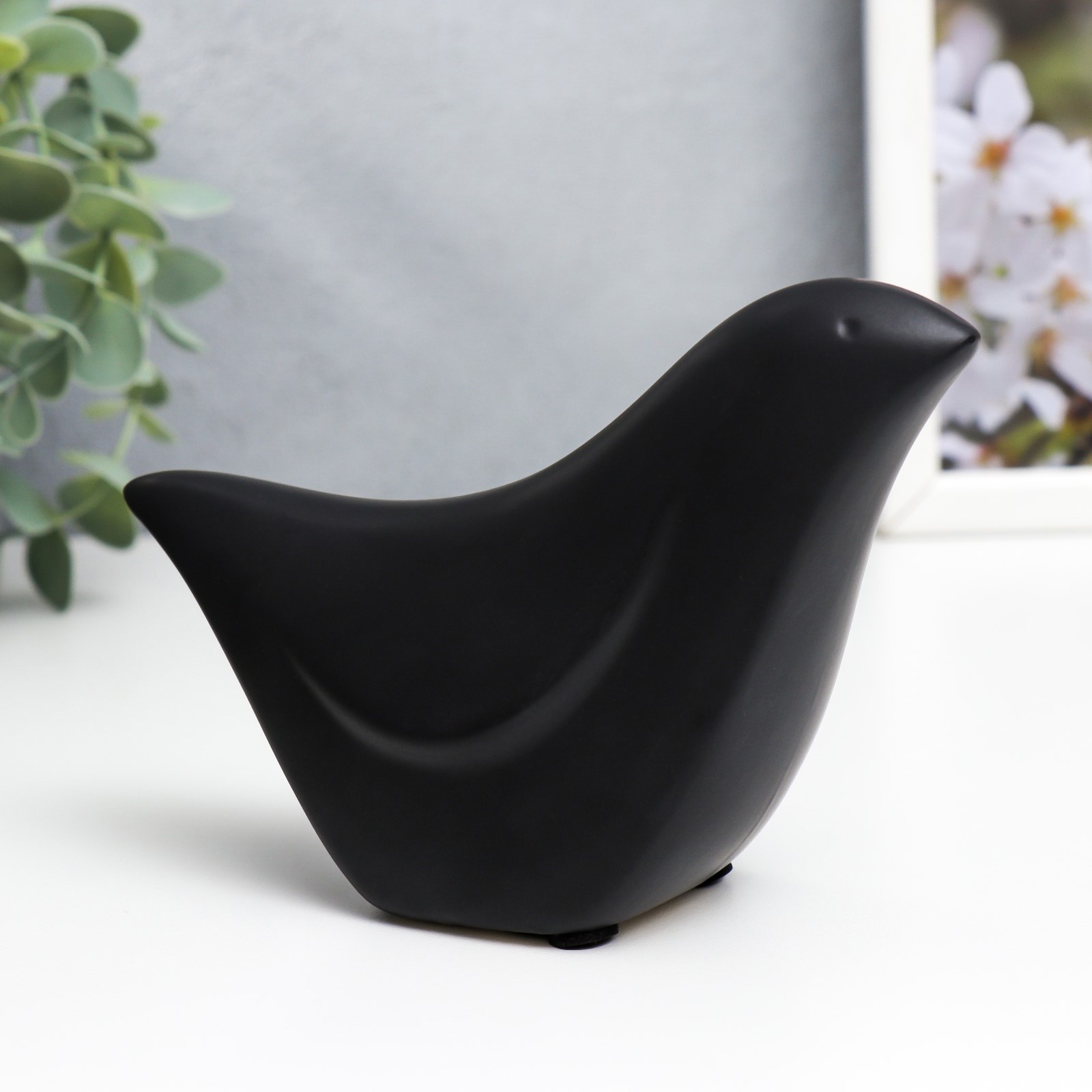 Изображение товара Сувенир интерьерный "Чёрная птичка" матовый 8.5x4.7x14 см