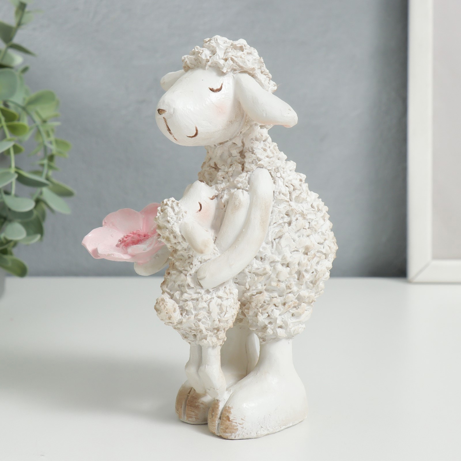 Изображение товара Сувенир интерьерный "Барашик с малышом и цветком" 17x11.5x9 см