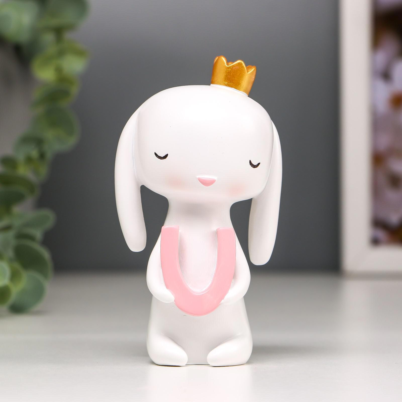 Изображение товара Сувенир интерьерный Белая Зайка в короне, с буковкой — 10,5 см