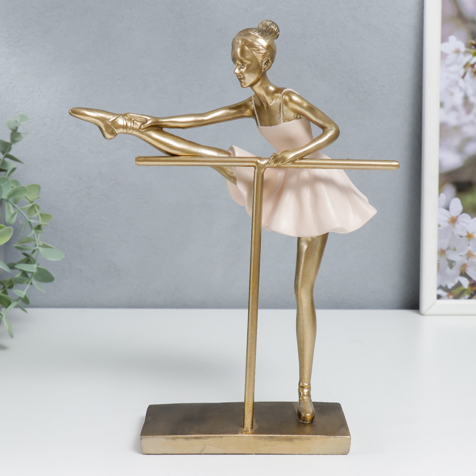 Изображение товара Сувенир интерьерный "Балерина у станка - растяжка" розовое платье 26.5x10.5x19.5 см