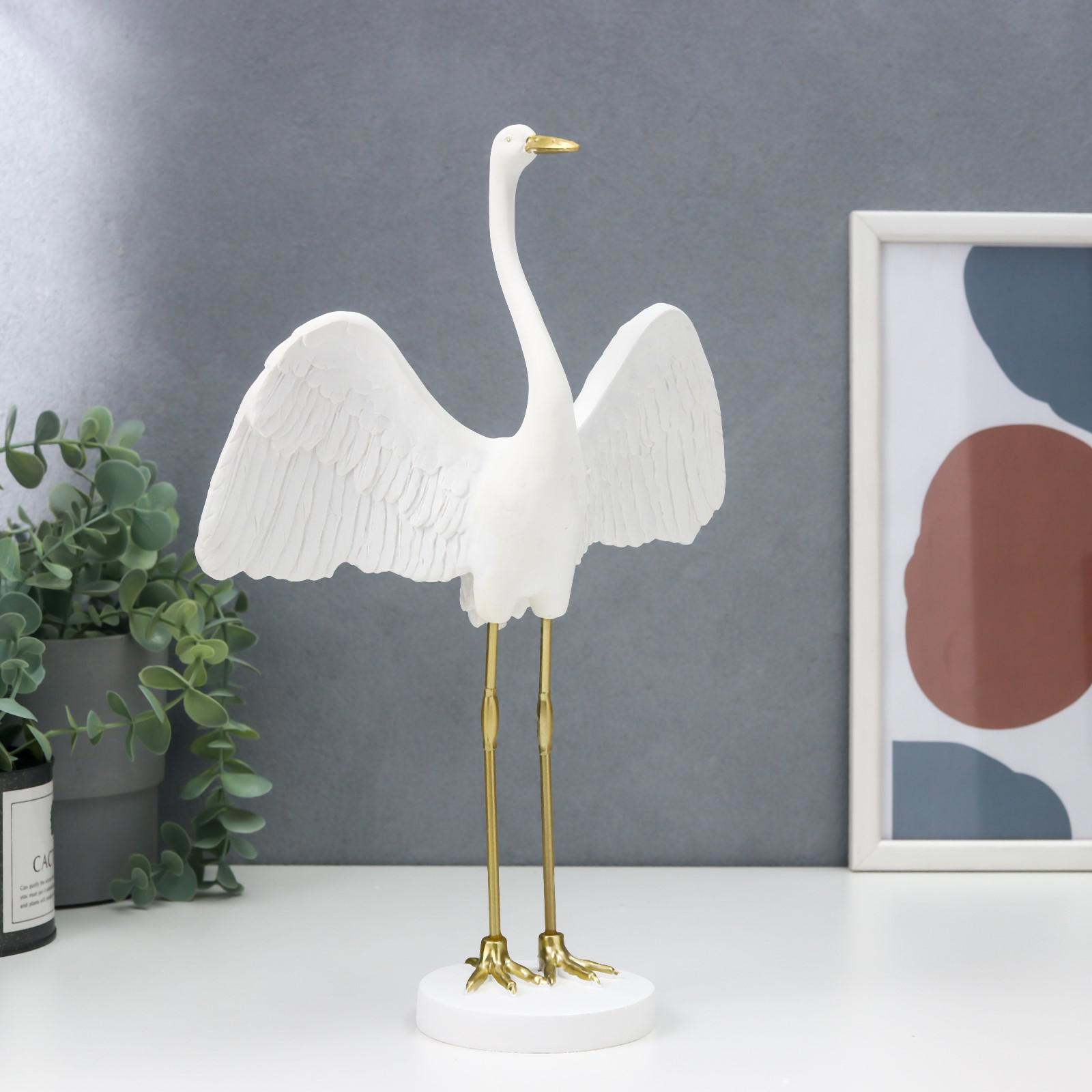 Изображение товара Белая цапля - подготовка к полёту, декоративная фигура