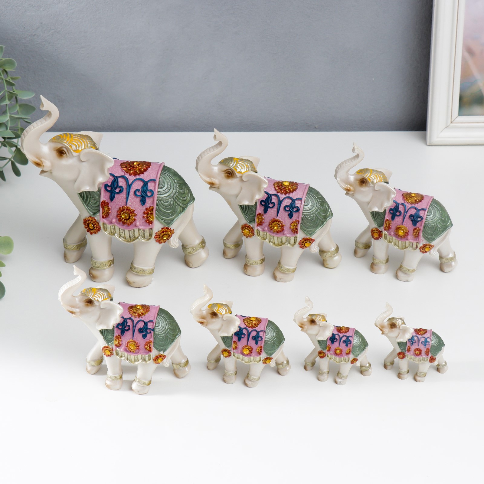 Изображение товара Сувенир интерьерный "Белые слоны в красочных попонах" н-р 7 шт h=7.5;8;9.5;12;13.5;16;19.5 см 750914