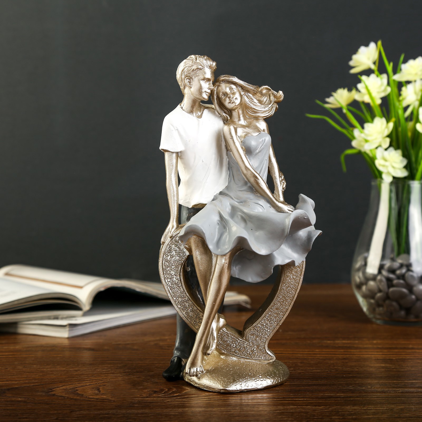 Изображение товара Сувенир интерьерный "Влюблённые на сердце" 23.5x12x9 см