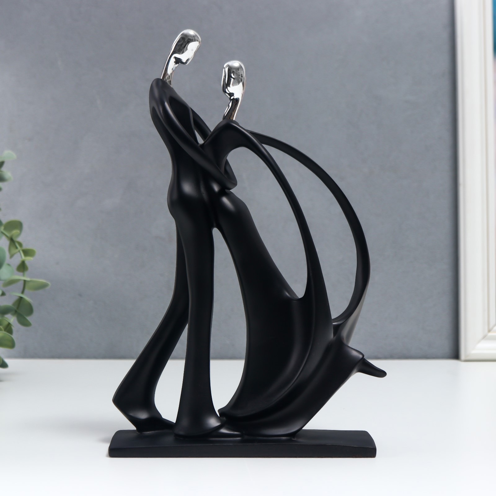 Изображение товара Сувенир интерьерный «Вальсирующая пара» чёрный с серебром — 26x5,6x16 см