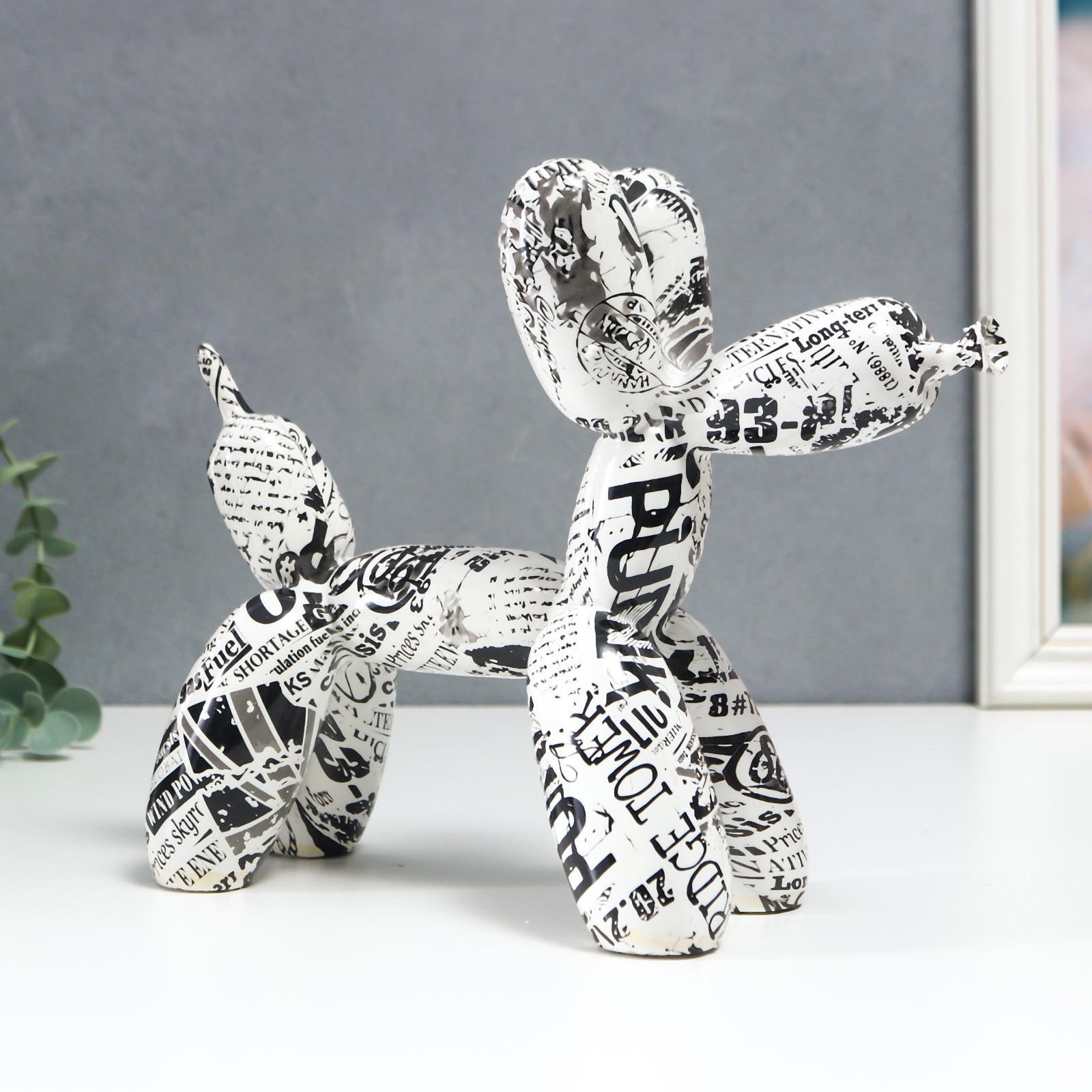 Изображение товара Сувенир интерьерный "Воздушный шарик - собачка" газета 21x10x26 см