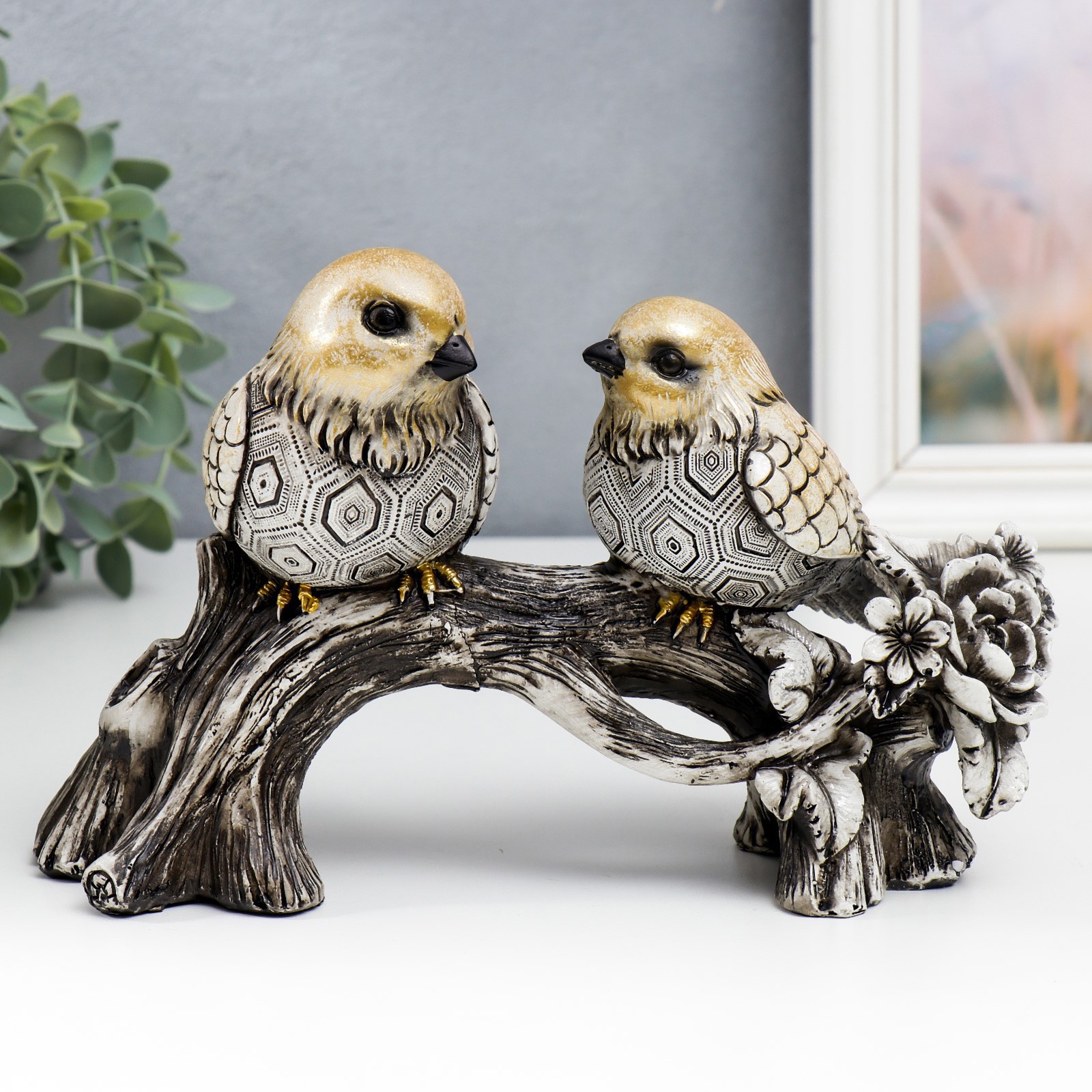 Изображение товара Сувенир интерьерный Два воробышка на коряге с цветами Геометрия 14.6x9.5x24.1 см