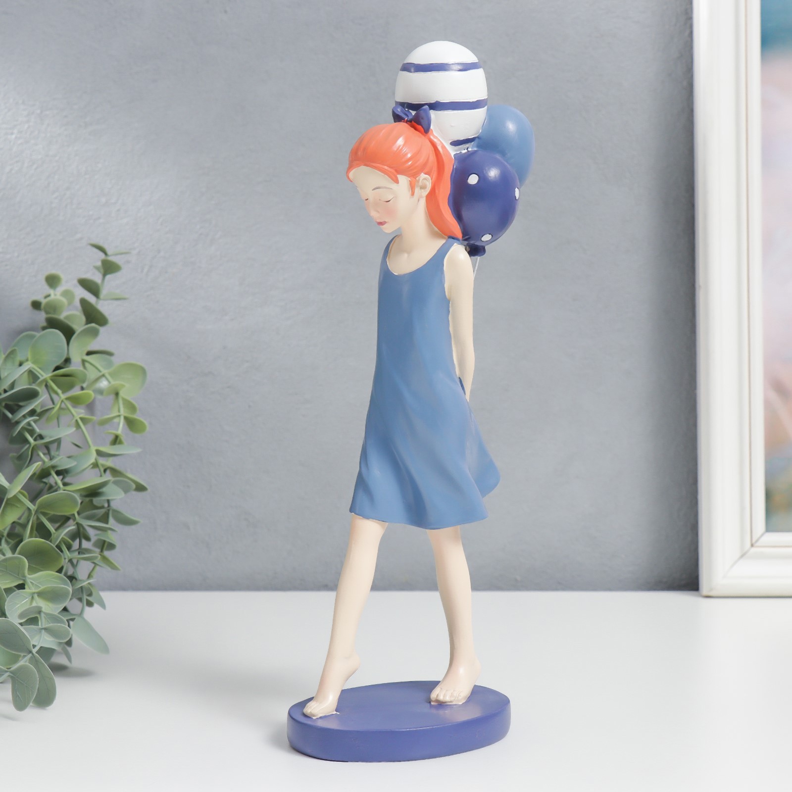 Изображение товара Сувенир интерьерный "Девочка в синем сарафане с воздушными шарами за спиной" 26x6.5x9 см