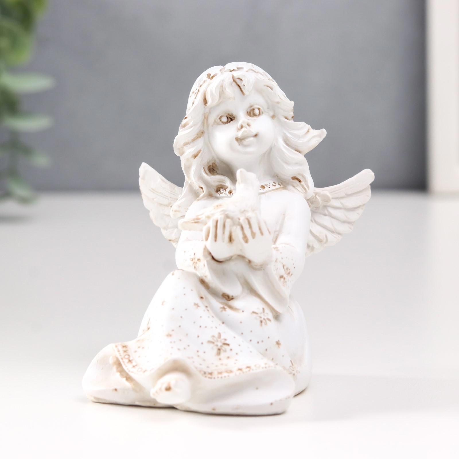 Изображение товара Девочка-ангел с голубем, серый, 7.5x7.5x6 см
