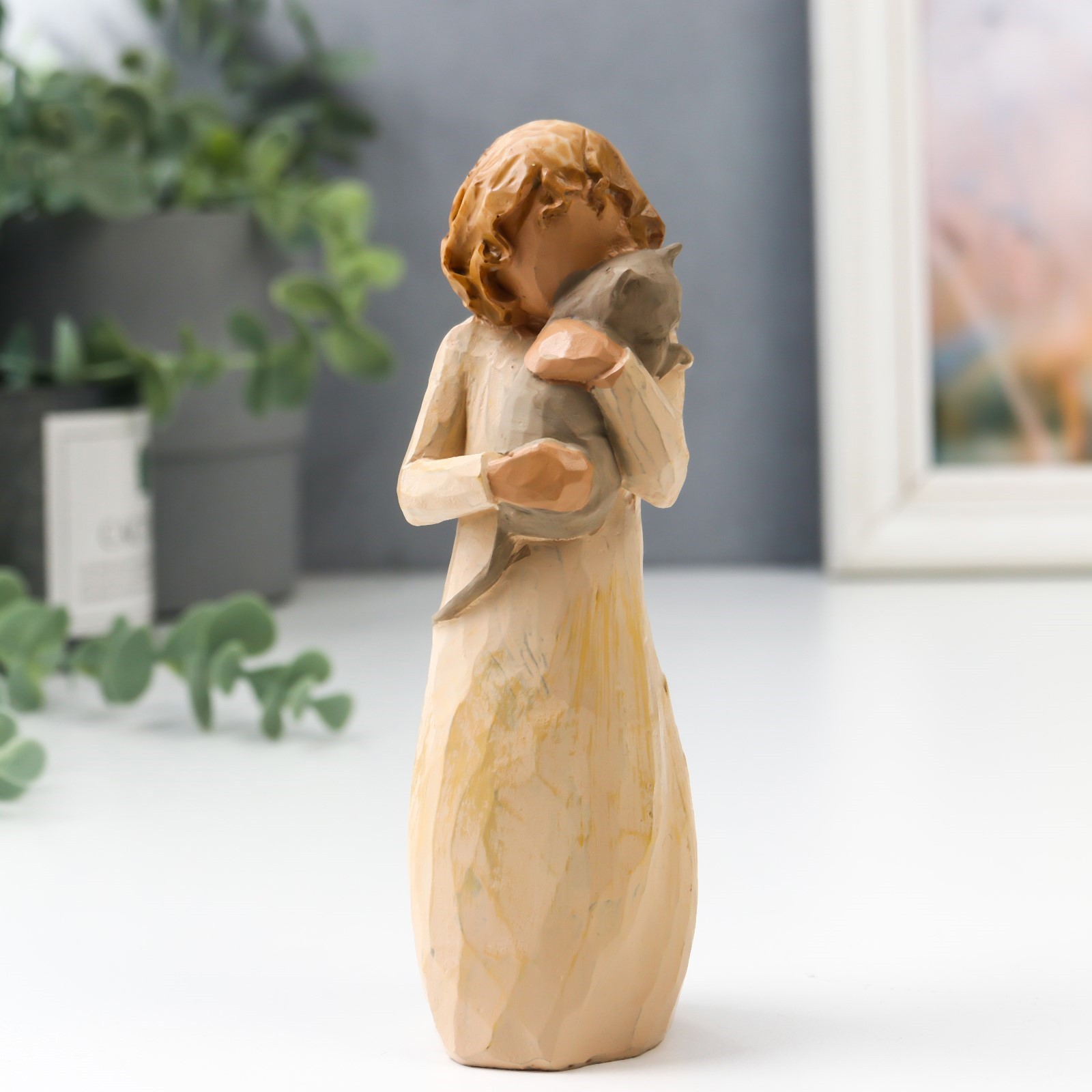 Изображение товара Сувенир интерьерный "Девушка с котом" 13x4.5x4.5 см