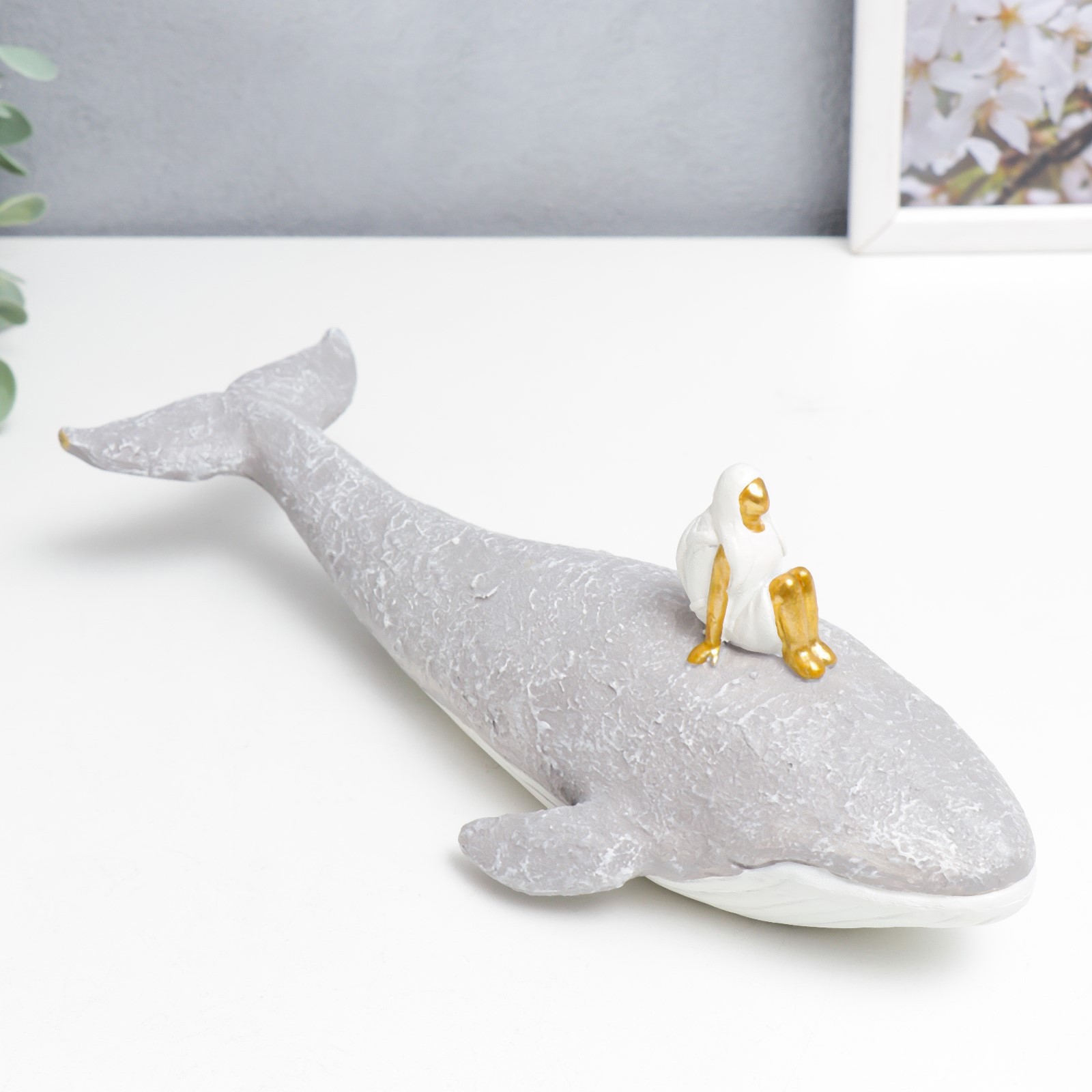 Изображение товара Сувенир интерьерный "Девушка с парашютом на ките" 9.5x10.5x27 см