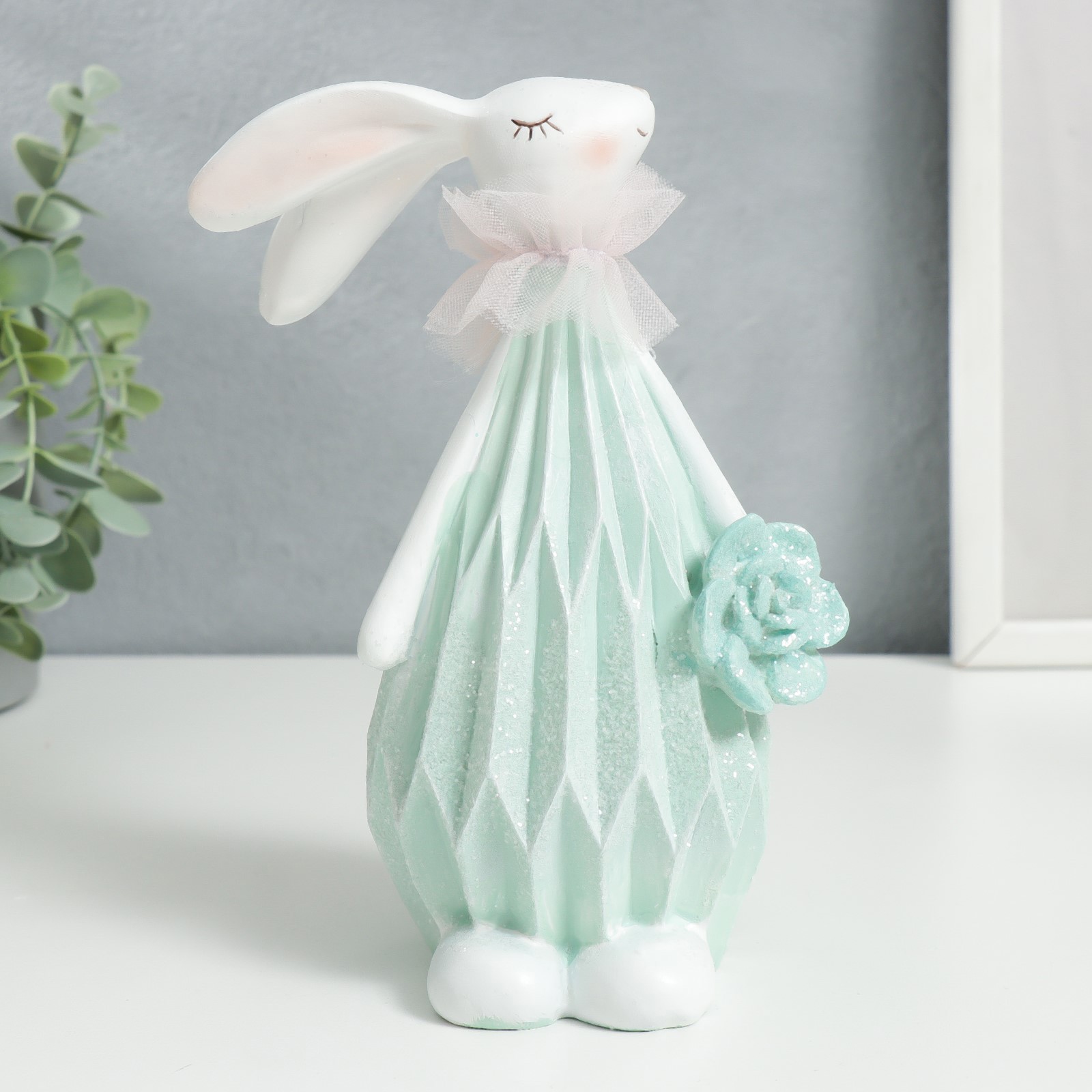 Изображение товара Сувенир интерьерный "Зайчик с воротником, с цветочком" голубой 18x6.5x13.5 см