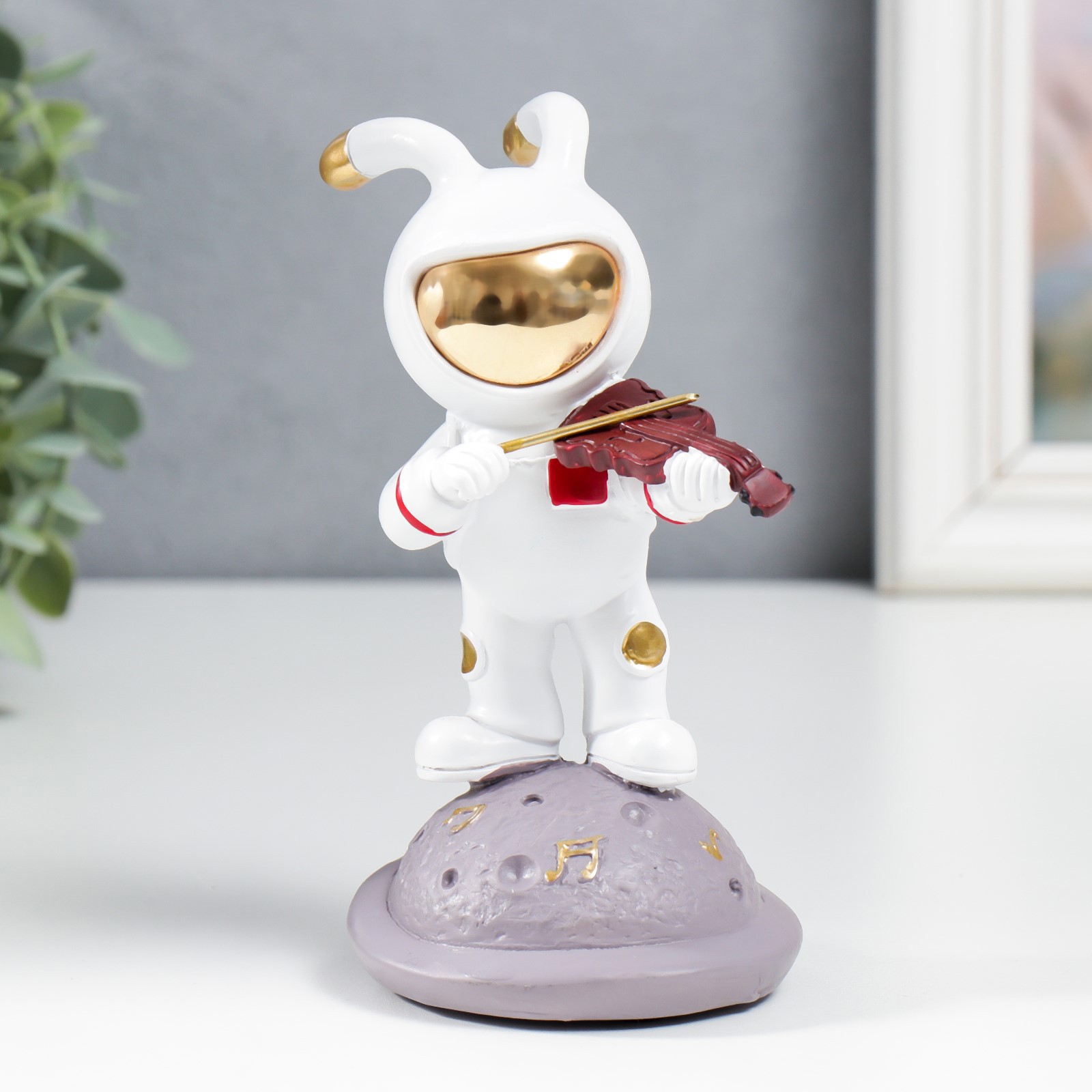 Изображение товара Сувенир интерьерный "Заяц-астронавт играет на скрипке" 15x8 см