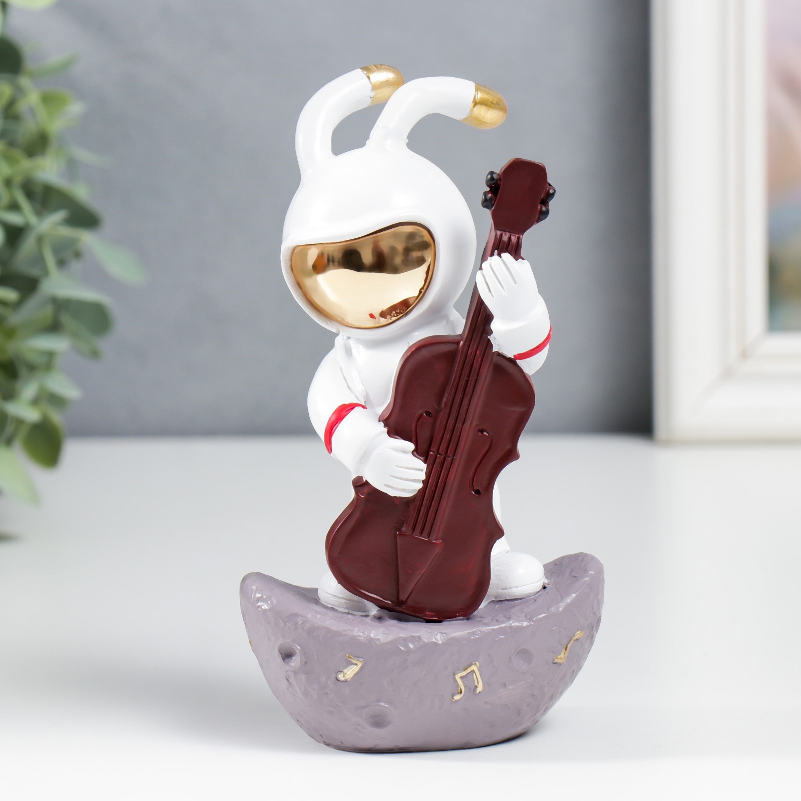 Изображение товара Сувенир интерьерный "Заяц-астронавт играет на кантробасе" 16x8.5 см