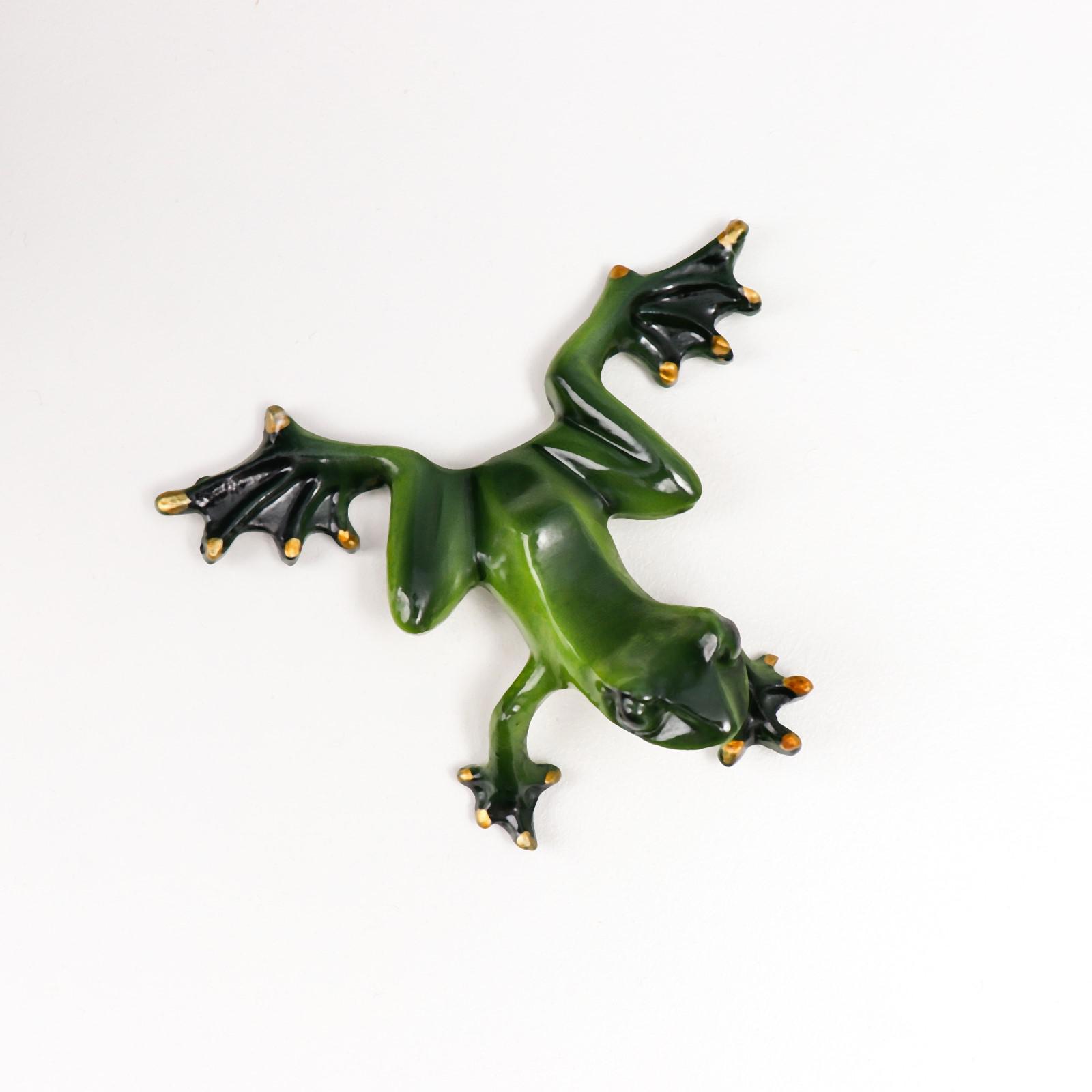 Изображение товара Сувенир интерьерный "Зелёная лягушка - подготовка к прыжку" 3x6.5x8 см