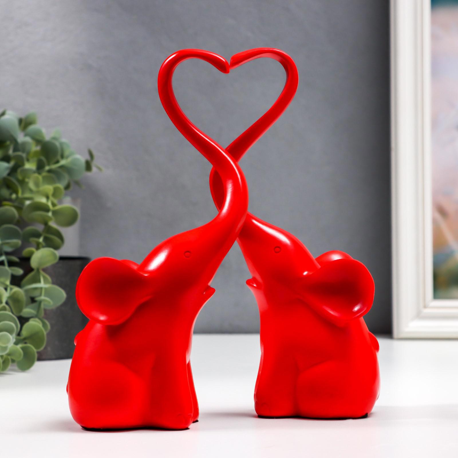 Изображение товара Сувенир интерьерный "Красные слоны, хоботы сердечком" набор 2 шт 22x16.5x7.7 см