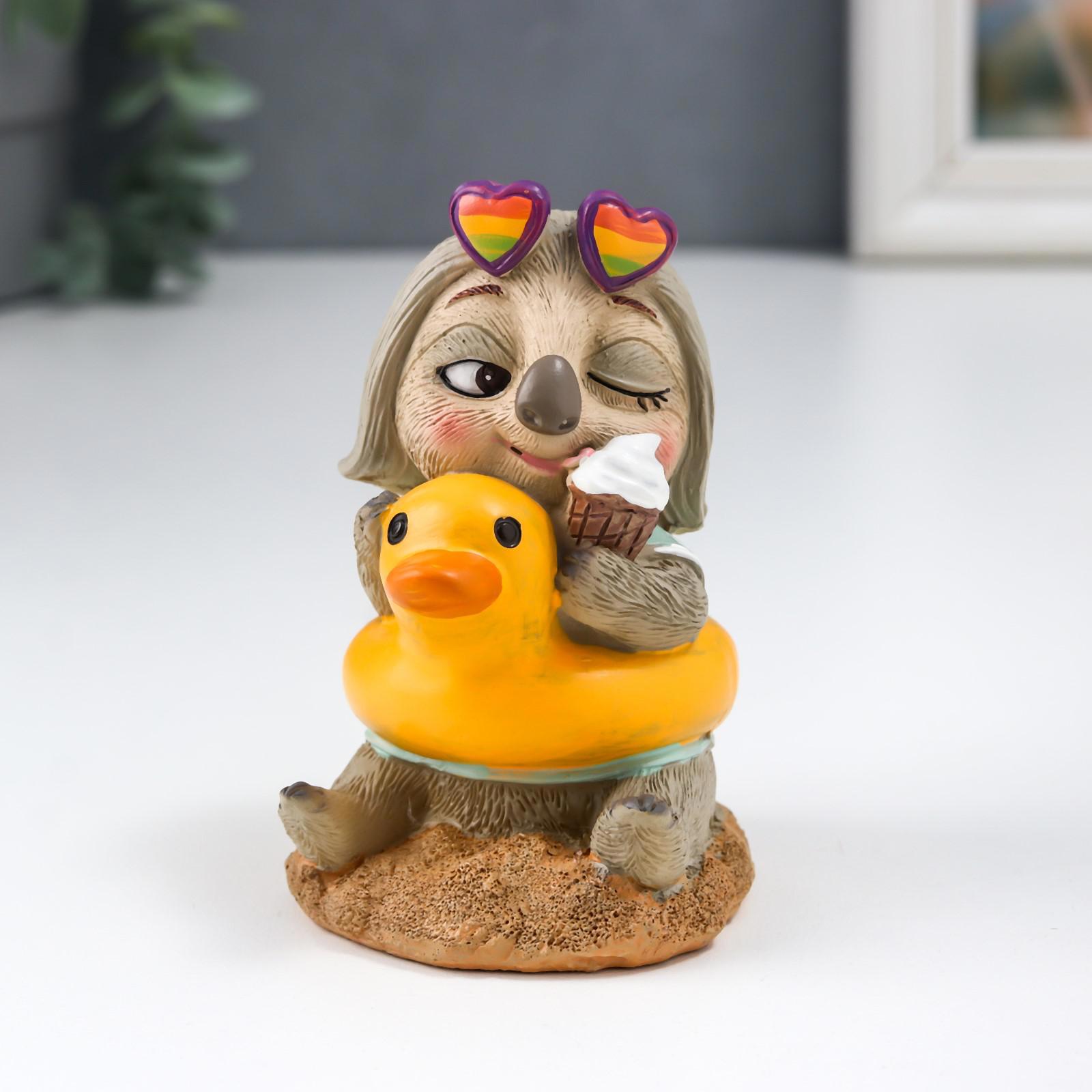 Изображение товара Сувенир интерьерный "Ленивец ест мороженое" 9x6x5.5 см