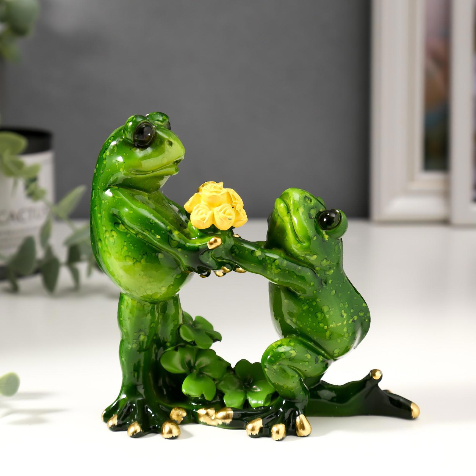 Изображение товара Сувенир интерьерный "Лягушки с букетом" 5x12x12 см