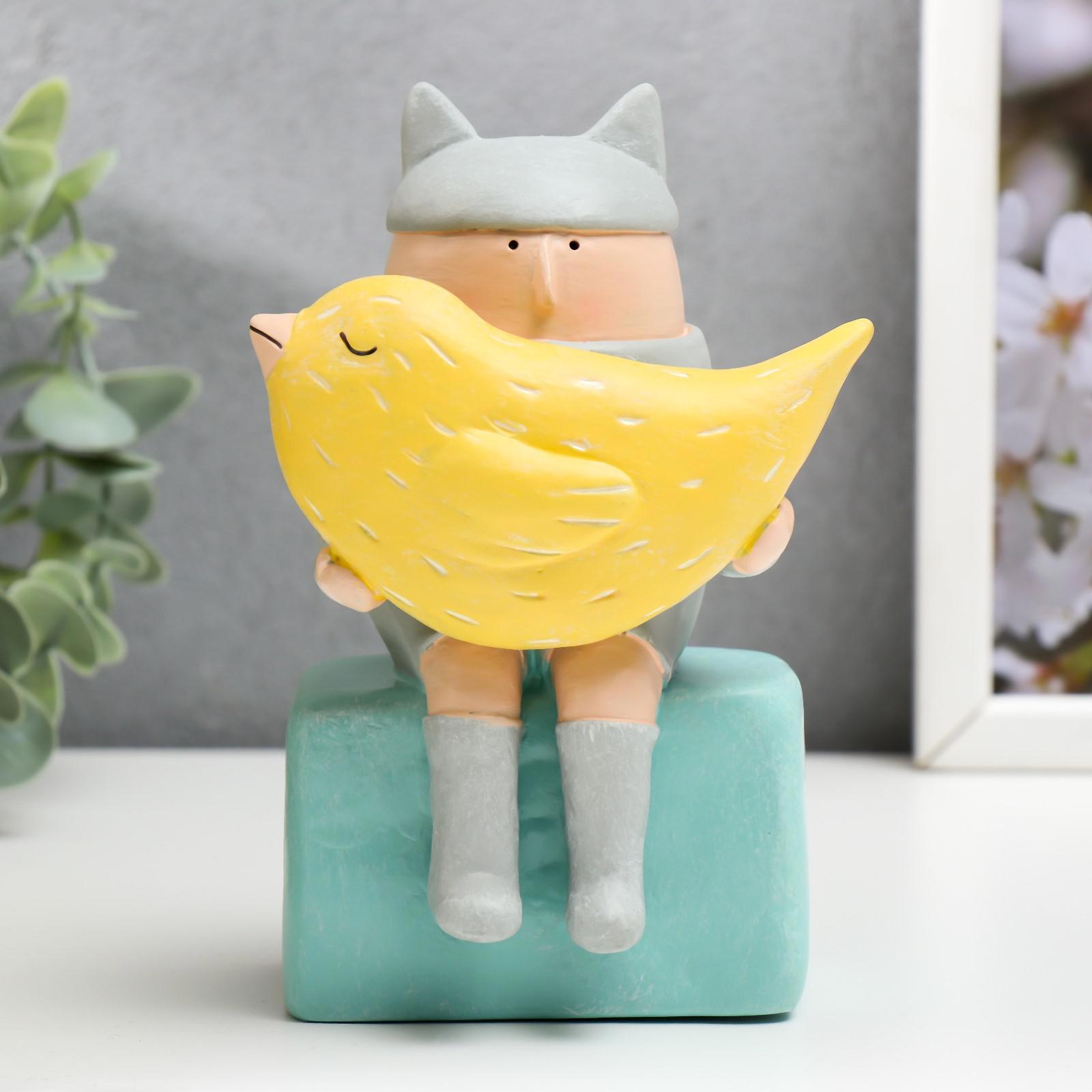 Изображение товара Сувенир интерьерный "Малыш с кошачьими ушками и птичкой в руках" 15.7x10.5x8 см