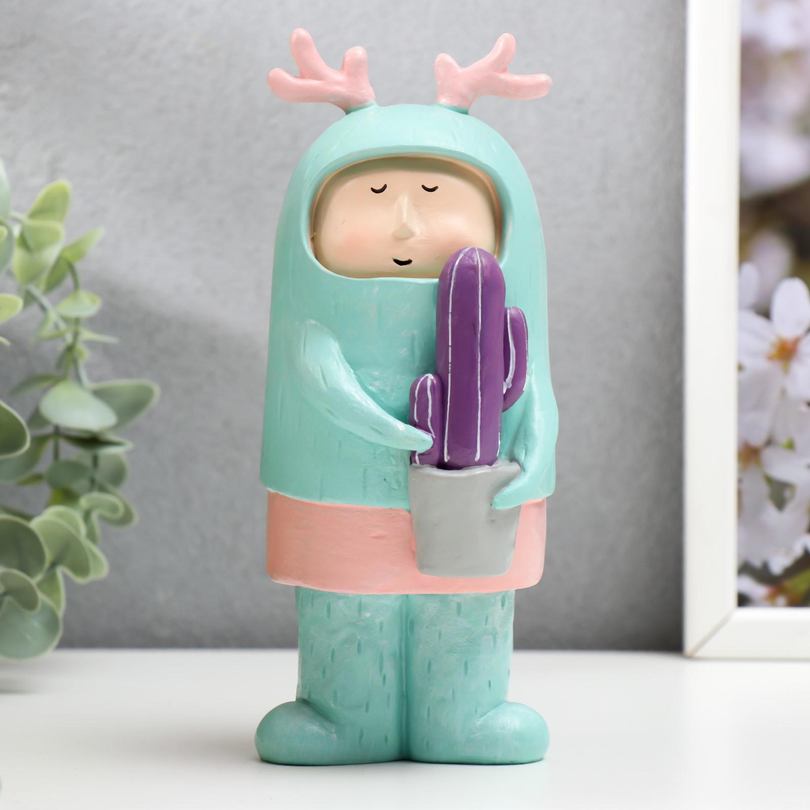 Изображение товара Сувенир интерьерный "Малыш с оленьими рожками и кактусом в горшке" 18x7x7.5 см