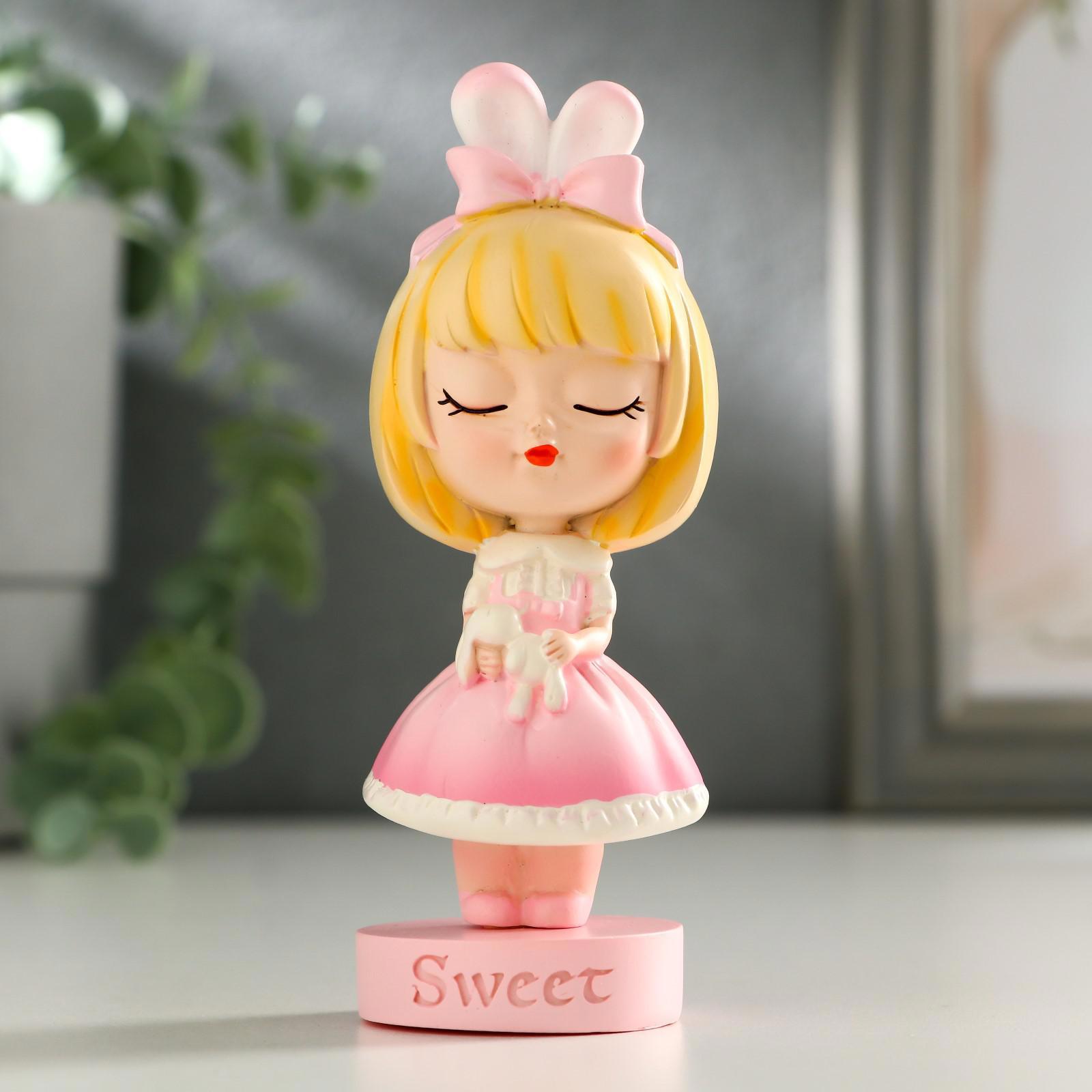 Изображение товара Сувенир интерьерный "Малышка в розовом платье с зайчиком" 11x4.7x4 см