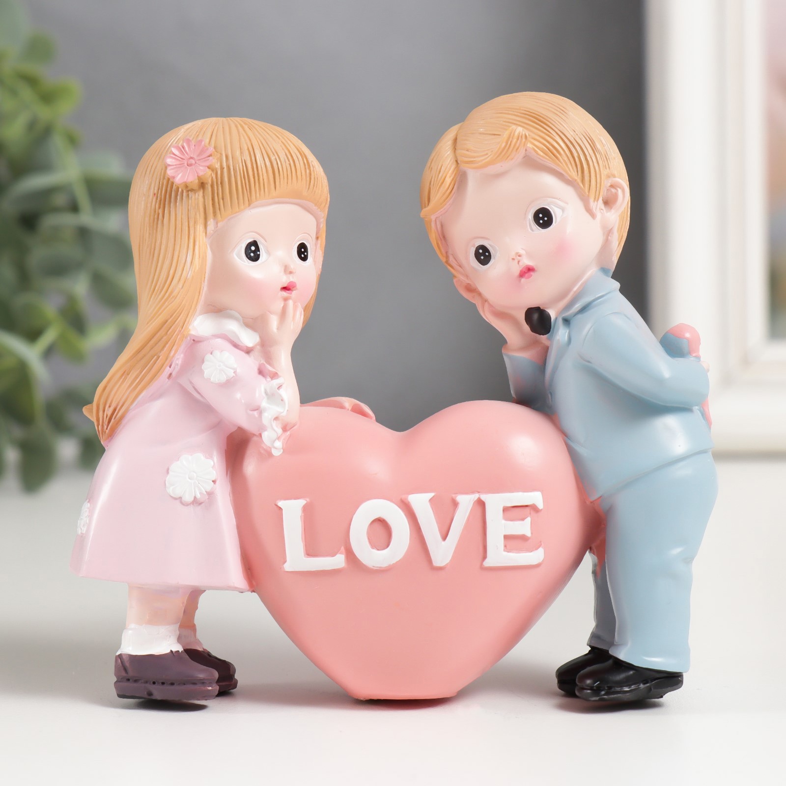 Изображение товара Сувенир интерьерный "Малыши с сердечком" 3.5x10.5x9.5 см