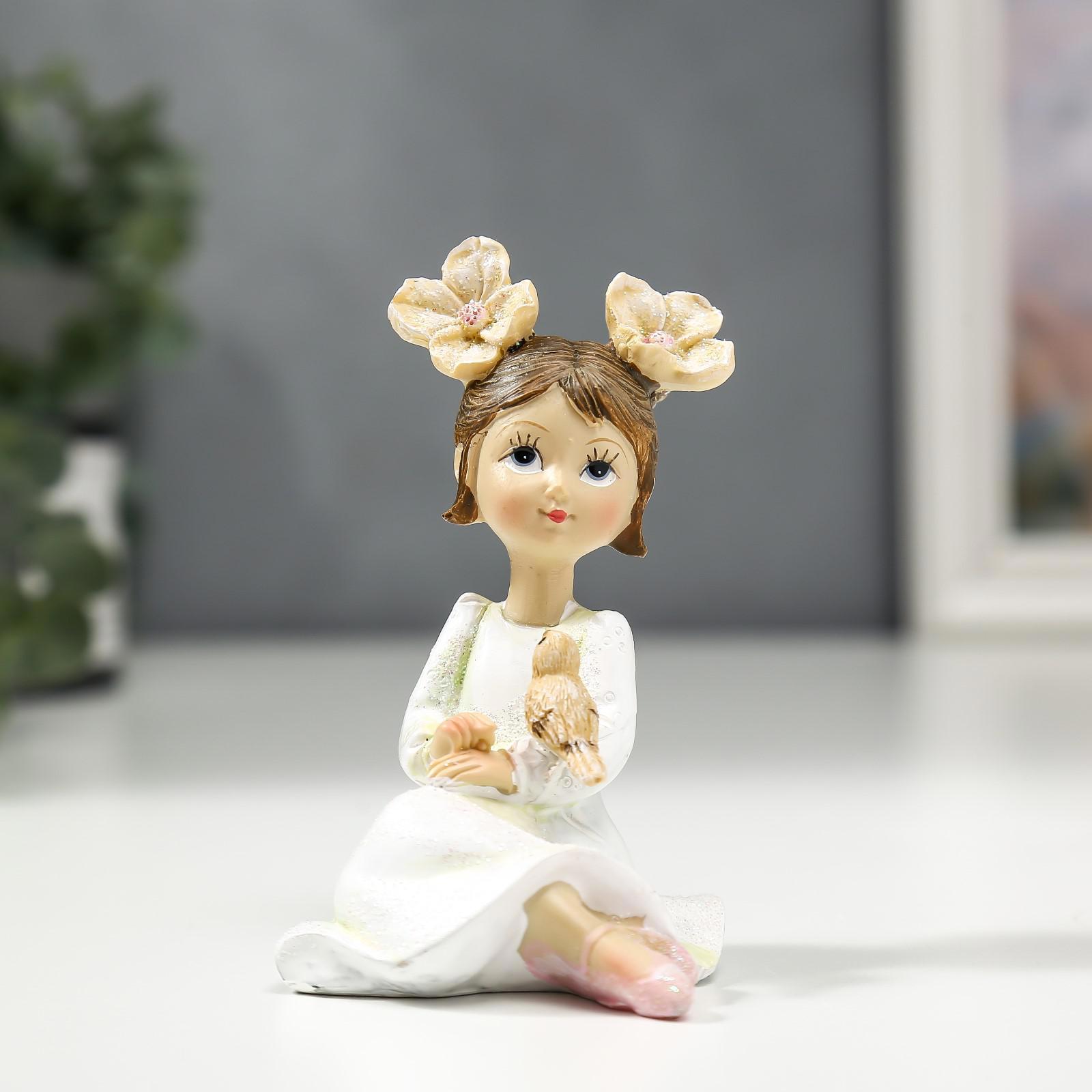 Изображение товара Сувенир интерьерный Малышка с цветочками в хвостиках с птичкой