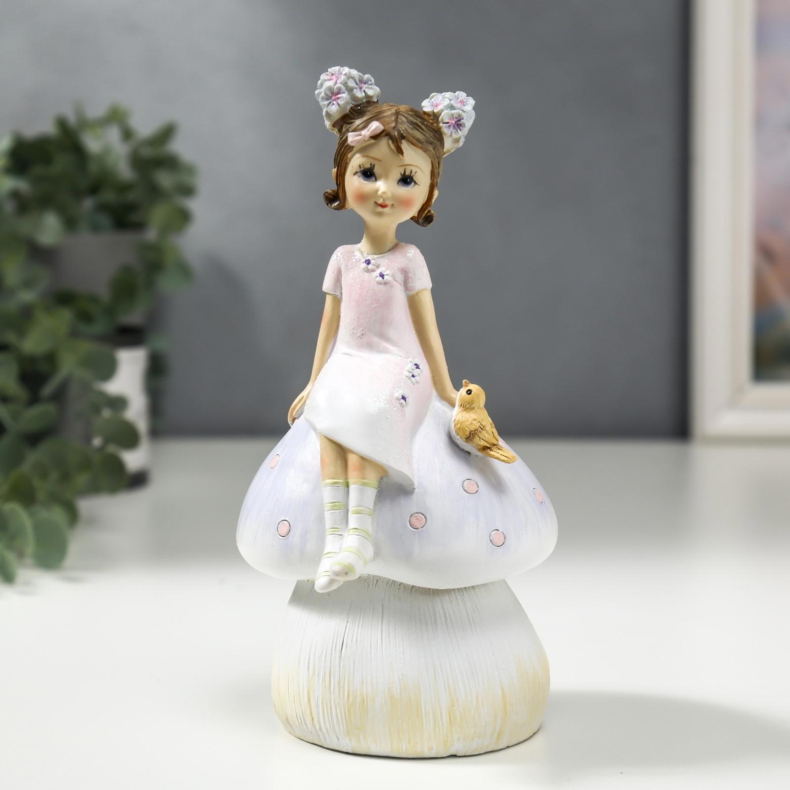 Изображение товара Сувенир интерьерный "Малышка с цветочками в хвостиках на грибочке" 17.5x9x9.5 см