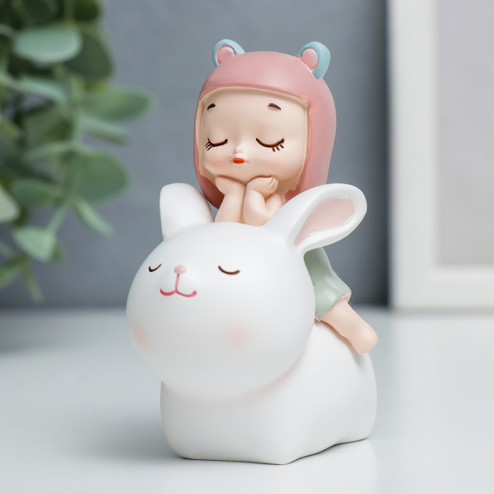 Изображение товара Сувенир интерьерный "Малышка с кошачьими ушками спит на зайчике" 8x4.5x7 см